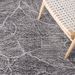 Safavieh Metro 999 Rug, MET999 - Black / Ivory