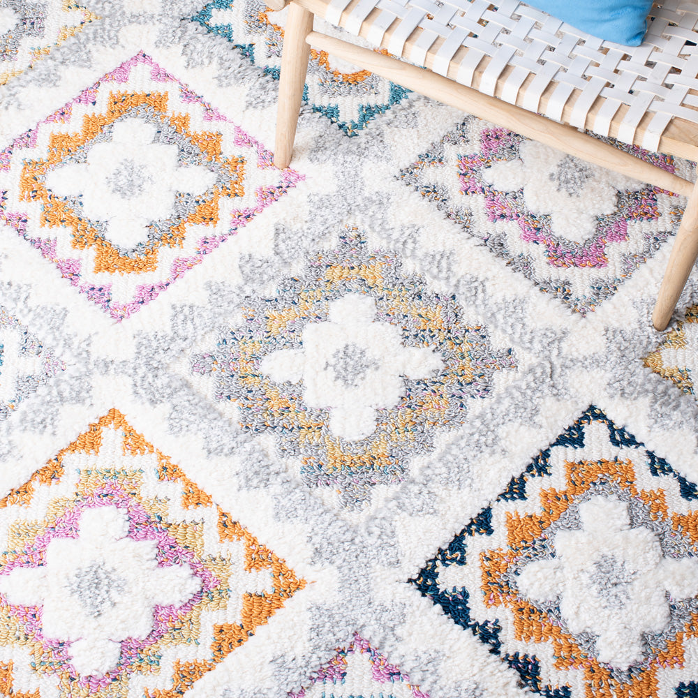 Safavieh Moroccan Fringe Shag 106 Rug, MFG106 - Grey / Ivory