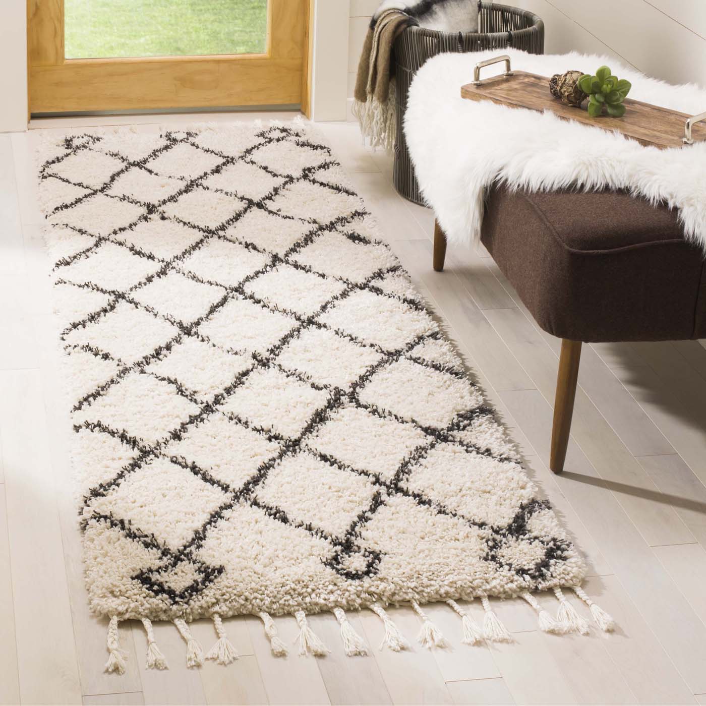 Safavieh Moroccan Fringe Shag 241 Rug, MFG241 - Cream / Charcoal