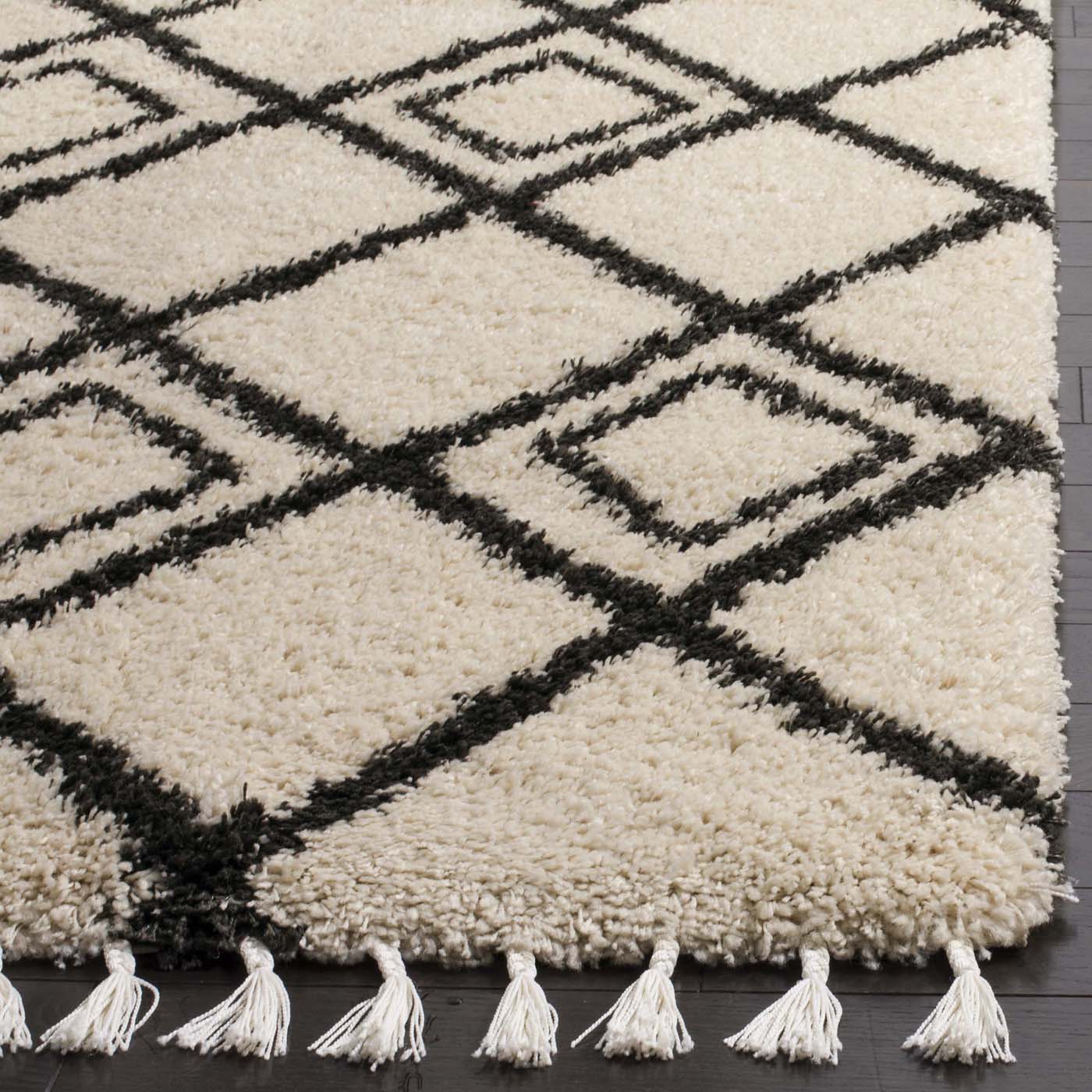 Safavieh Moroccan Fringe Shag 244 Rug, MFG244 - Cream / Charcoal