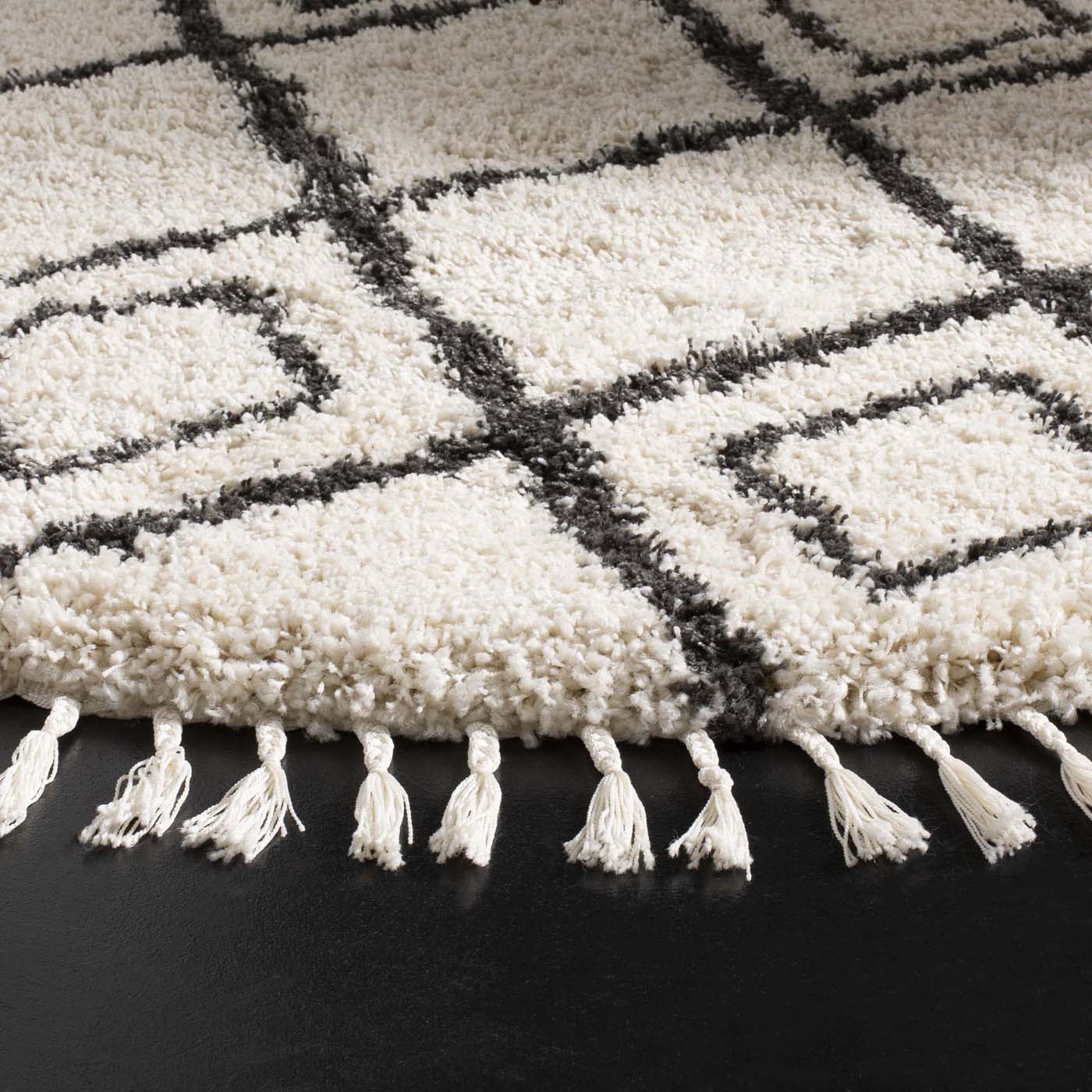 Safavieh Moroccan Fringe Shag 244 Rug, MFG244 - Cream / Charcoal