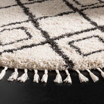 Safavieh Moroccan Fringe Shag 244 Rug, MFG244 - Cream / Charcoal