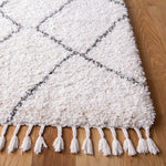 Safavieh Moroccan Fringe Shag 316 Rug, MFG316 - Ivory / Grey