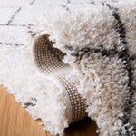 Safavieh Moroccan Fringe Shag 316 Rug, MFG316 - Ivory / Grey