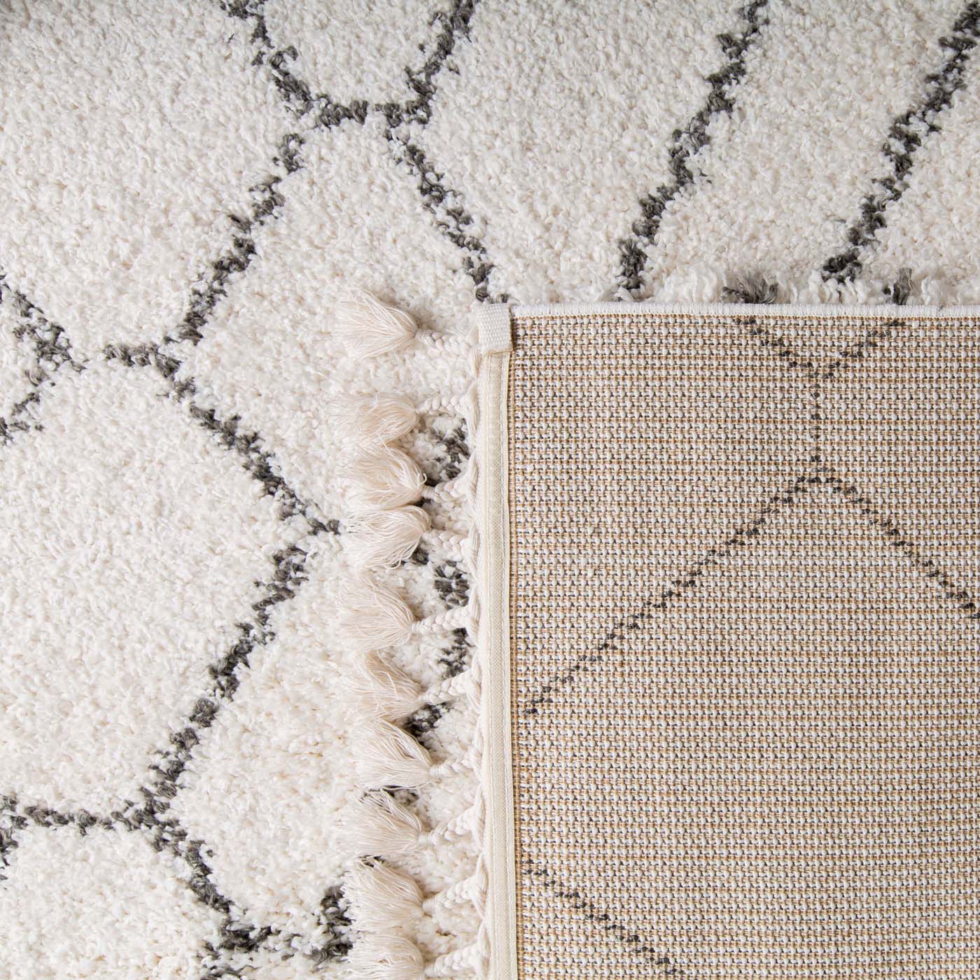 Safavieh Moroccan Fringe Shag 316 Rug, MFG316 - Ivory / Grey