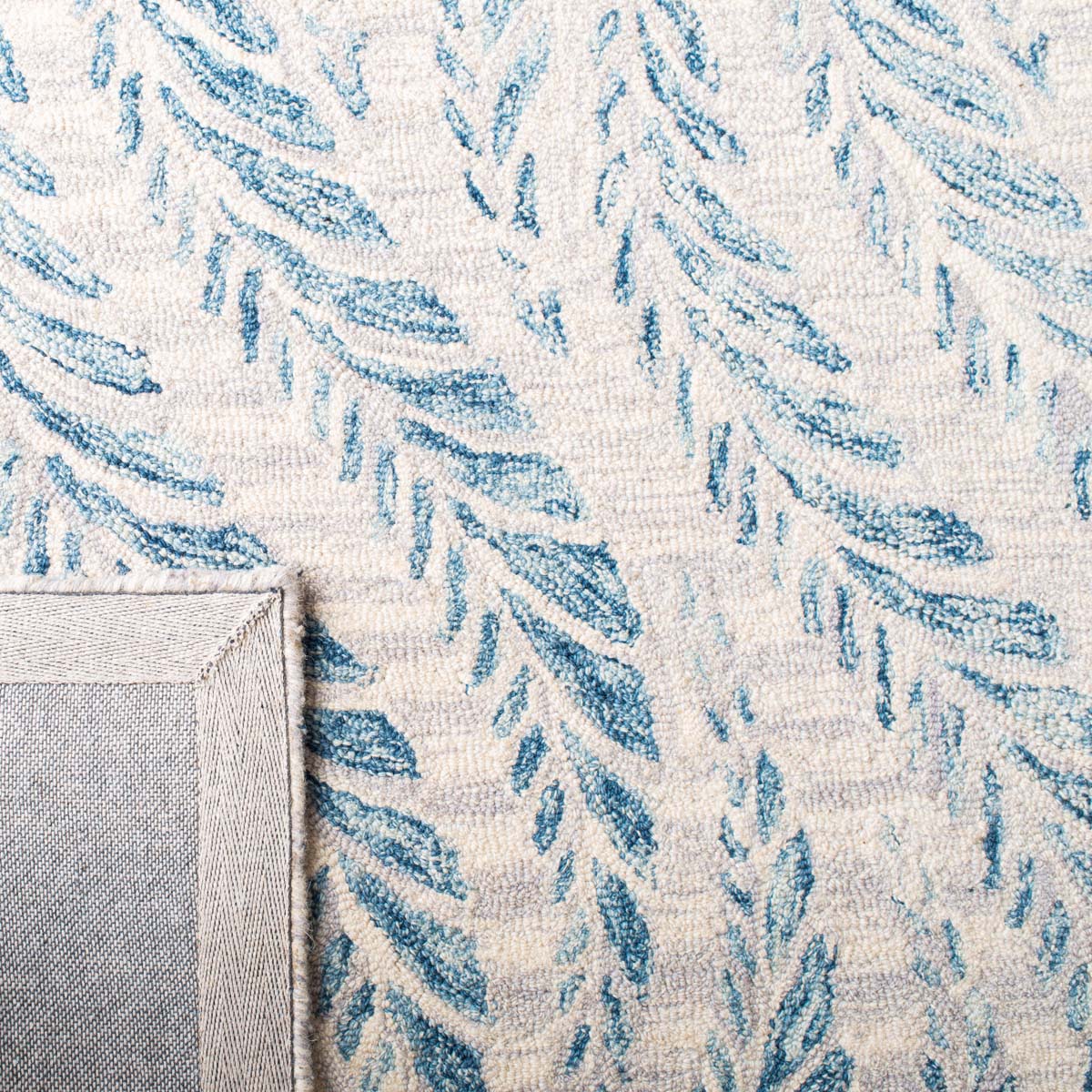 Safavieh Micro-Loop 170 Rug, MLP170 - Ivory / Blue