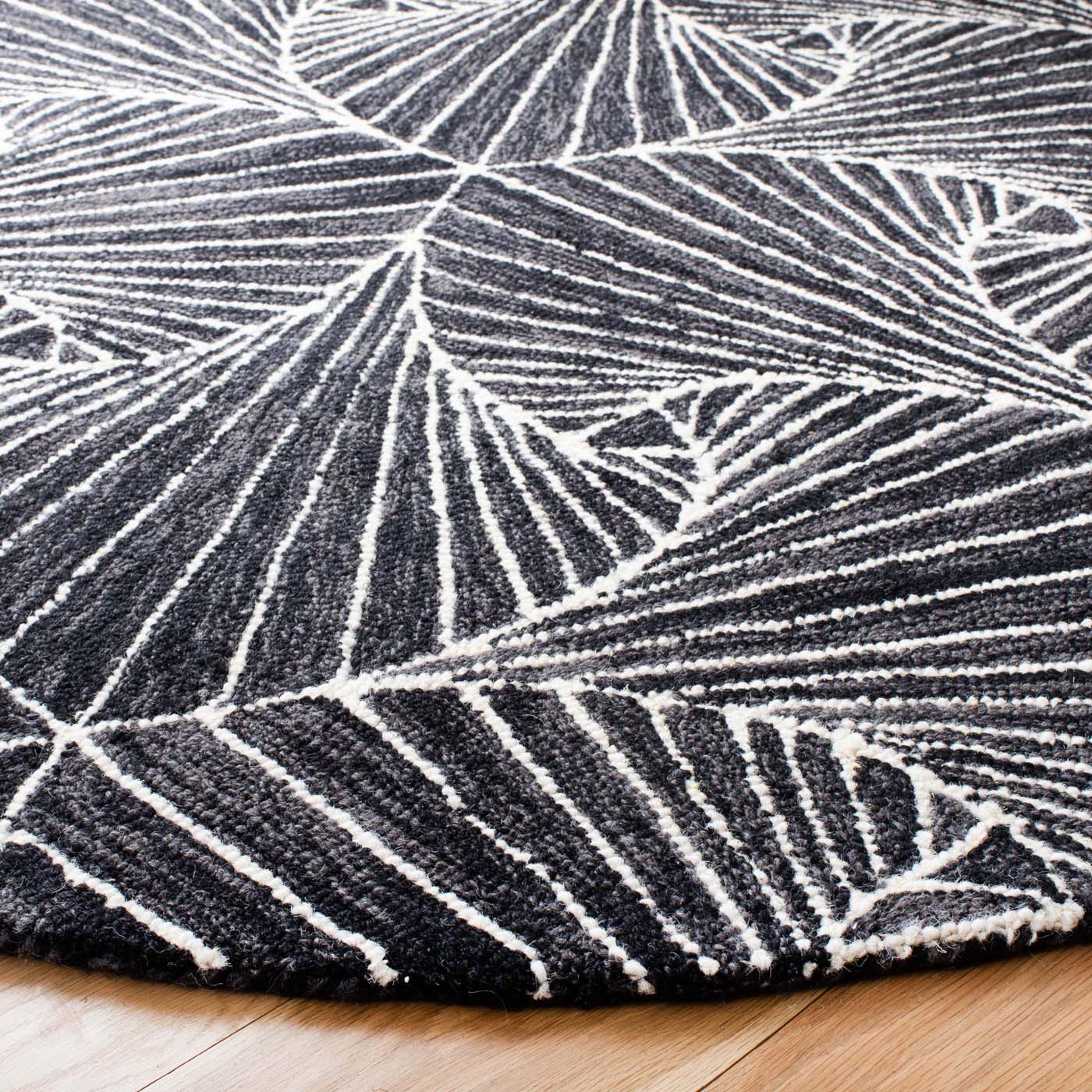 Safavieh Micro-Loop 174 Rug, MLP174 - Charcoal / Ivory