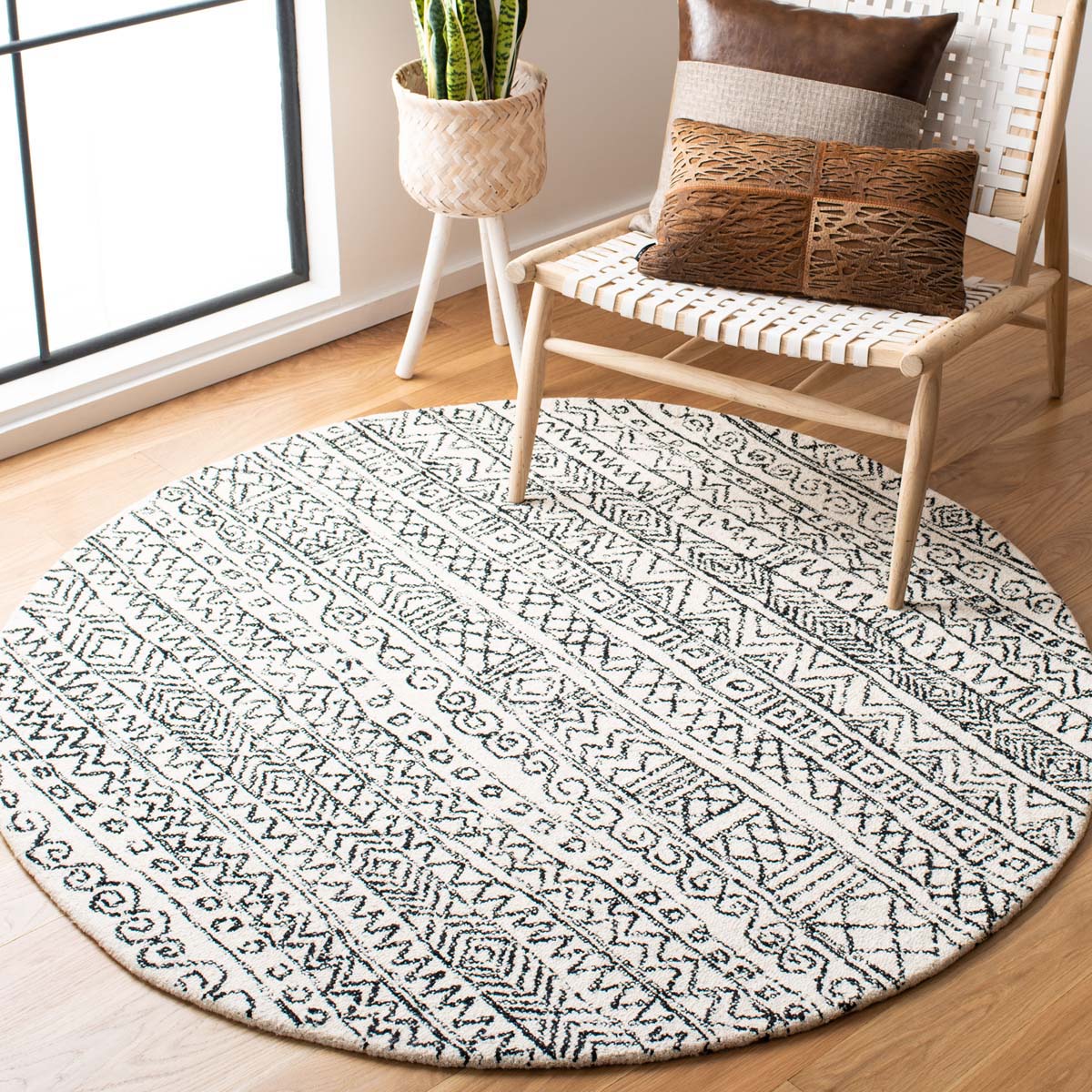Safavieh Micro-Loop 228 Rug, MLP228 - Ivory / Black
