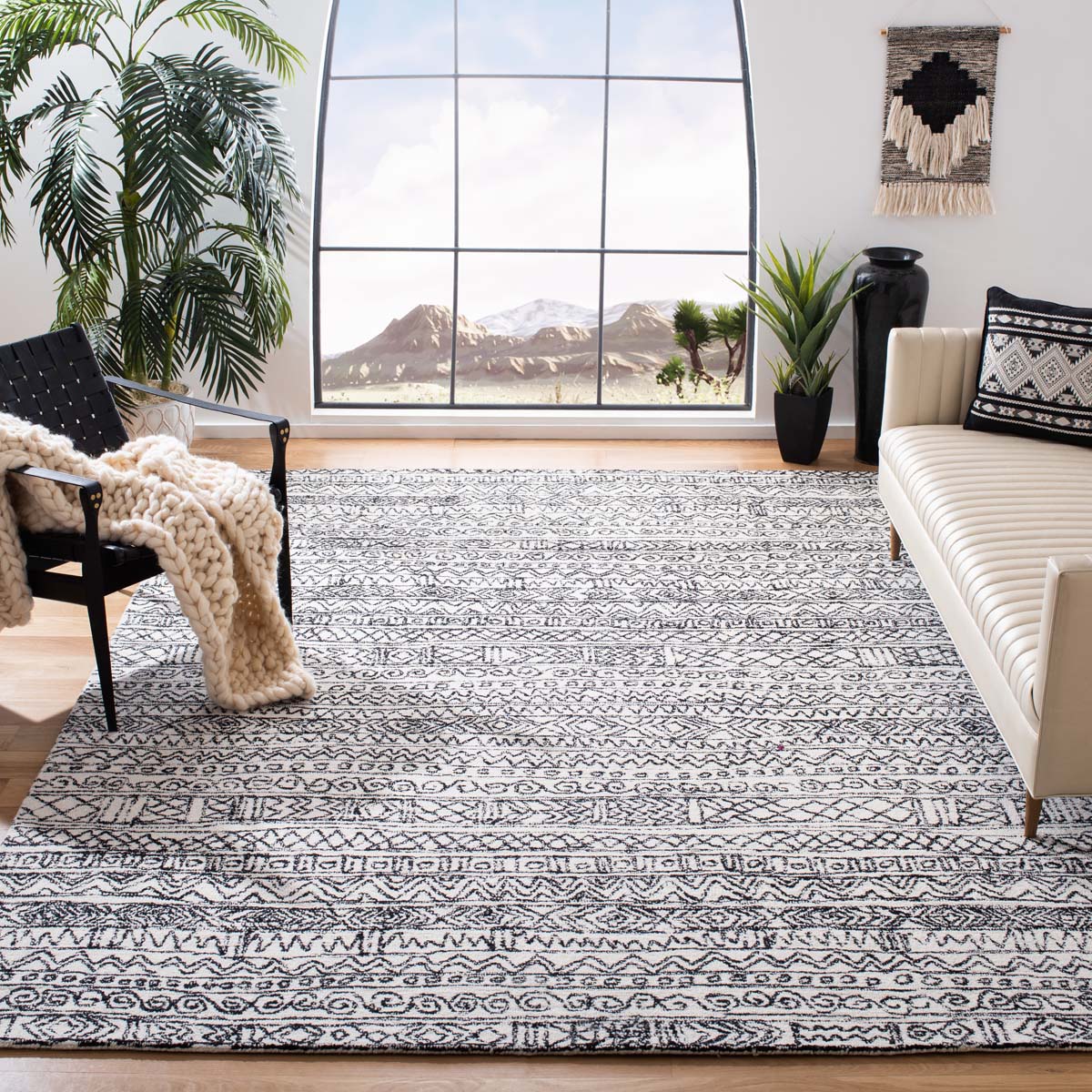 Safavieh Micro-Loop 228 Rug, MLP228 - Ivory / Black