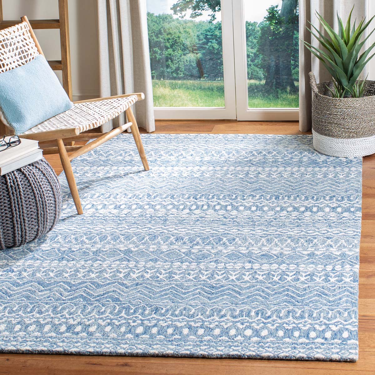 Safavieh Micro-Loop 502 Rug, MLP502 - Blue / Ivory
