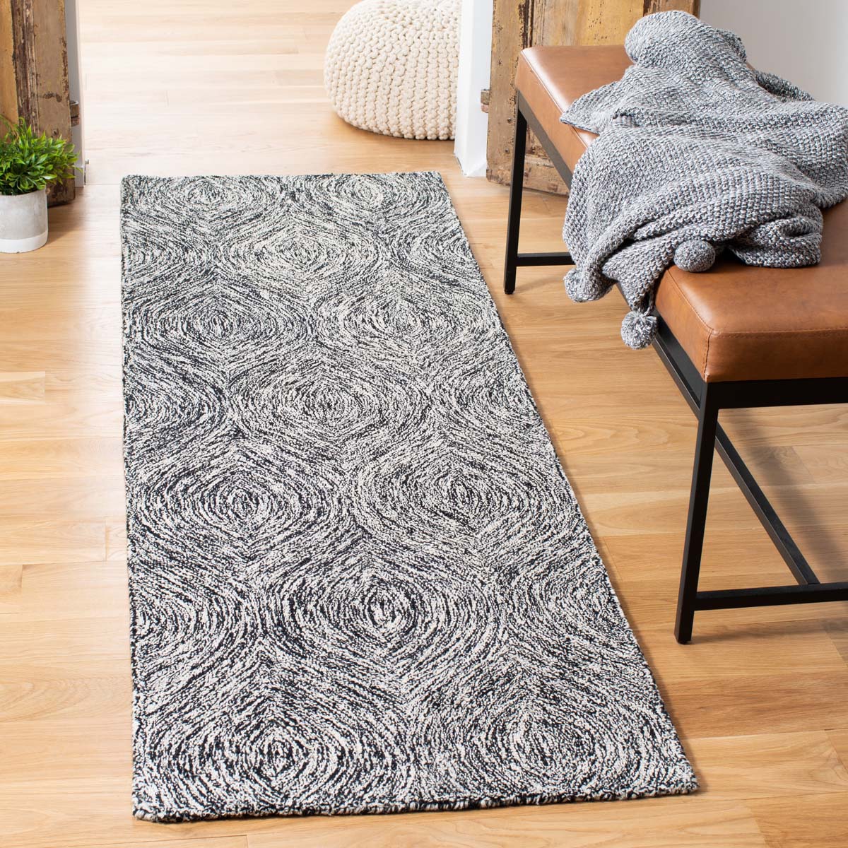 Safavieh Micro-Loop 615 Rug, MLP615 - Black / Ivory
