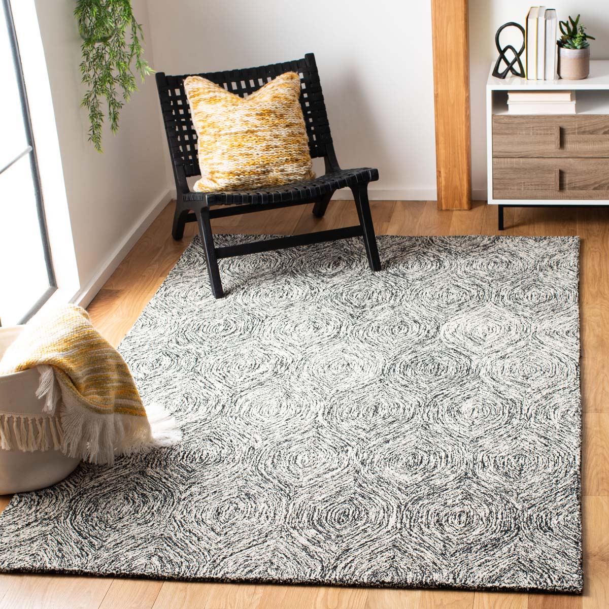 Safavieh Micro-Loop 615 Rug, MLP615 - Black / Ivory