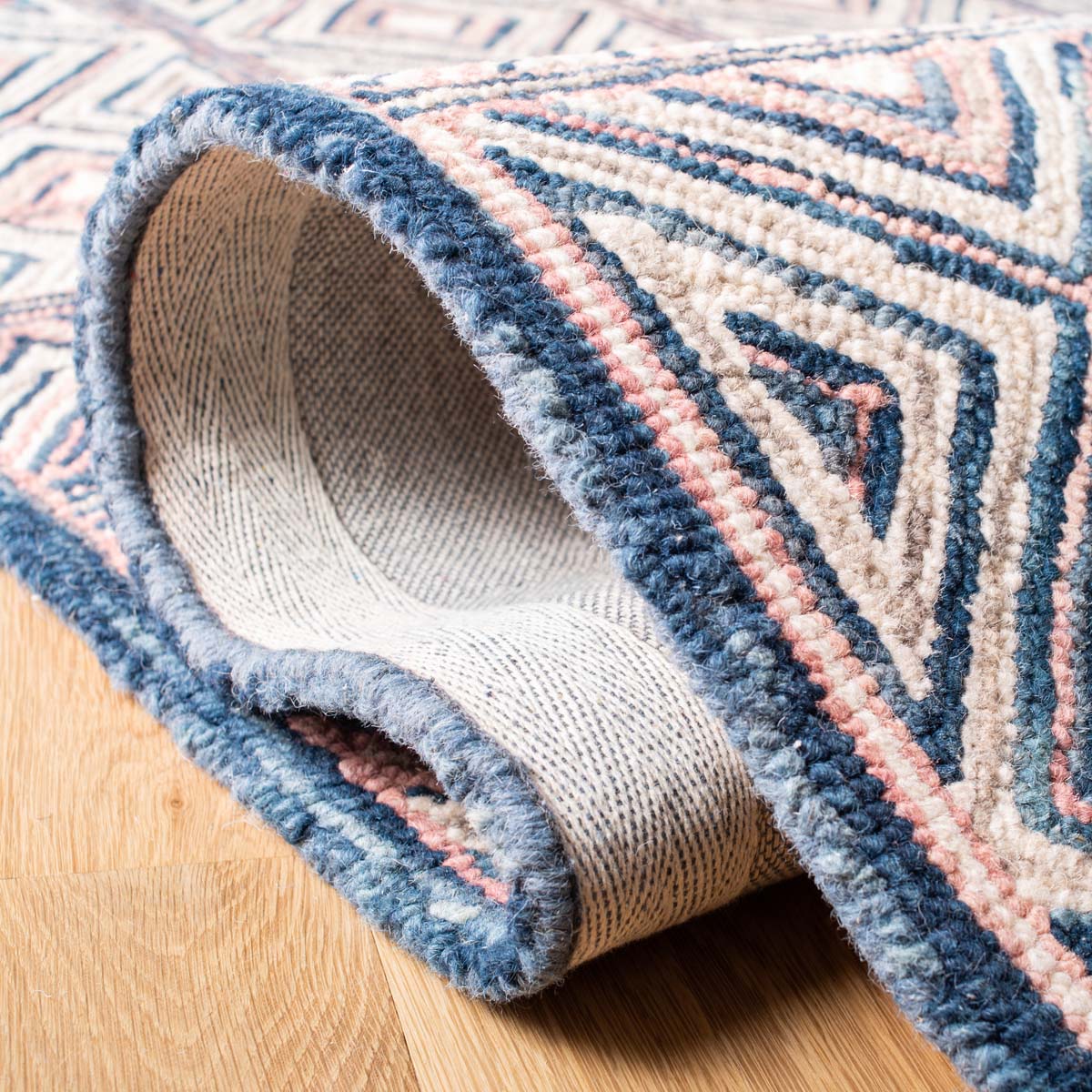 Safavieh Micro-Loop 637 Rug, MLP637 - Pink / Blue