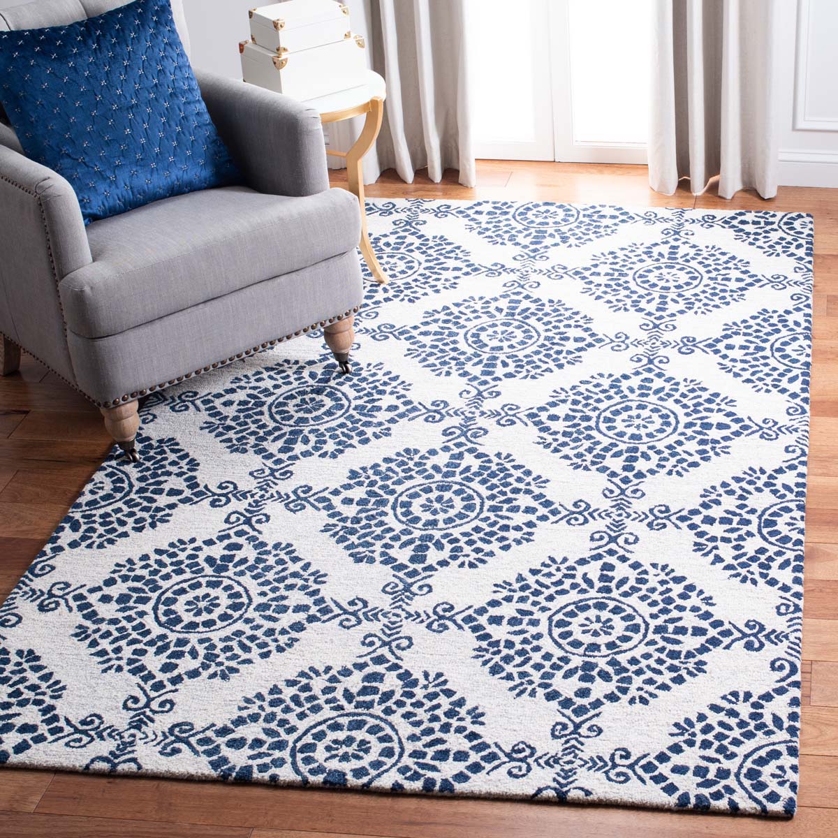 Safavieh Micro-Loop 647 Rug, MLP647 - Ivory / Blue