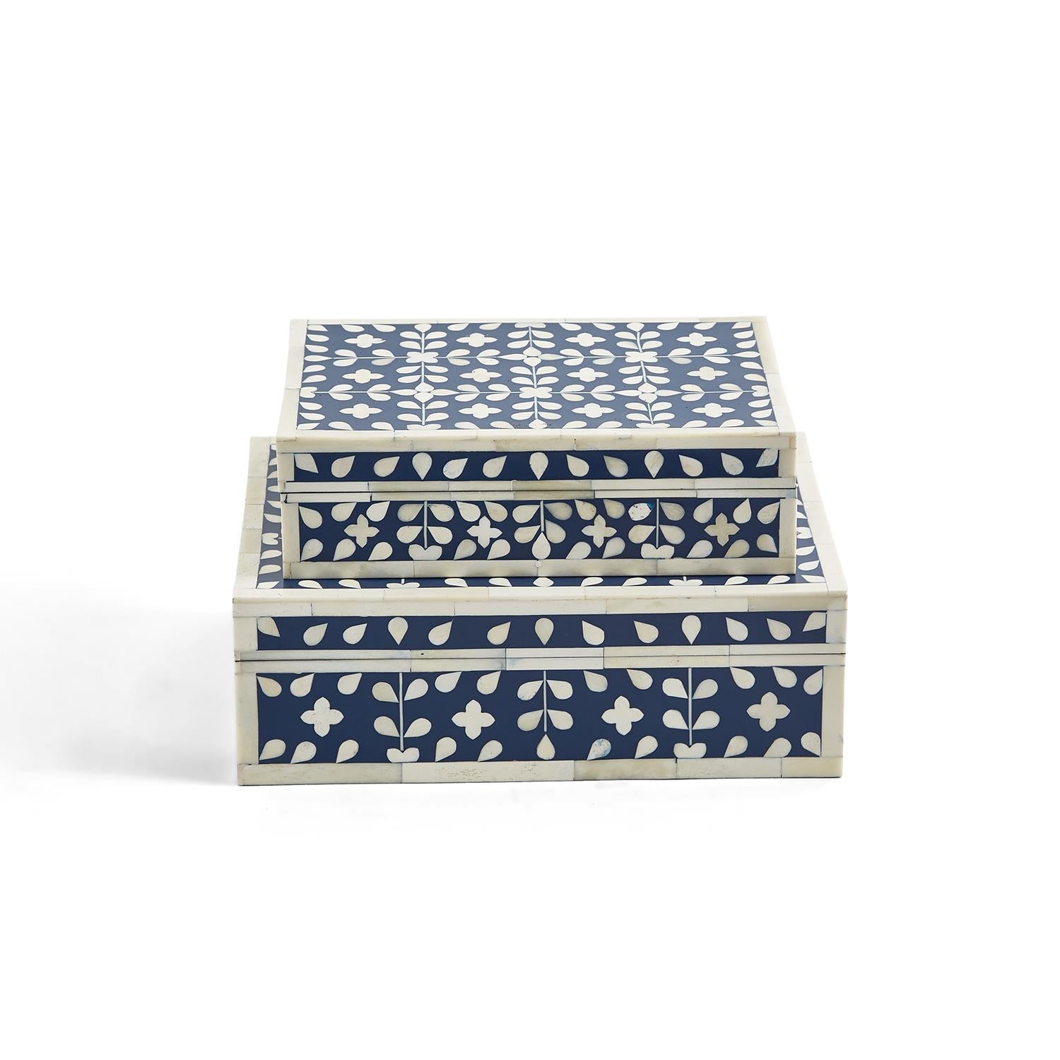 Two's Company S/2 Flower and Petals Blue & White Tear Hinged Cover Box