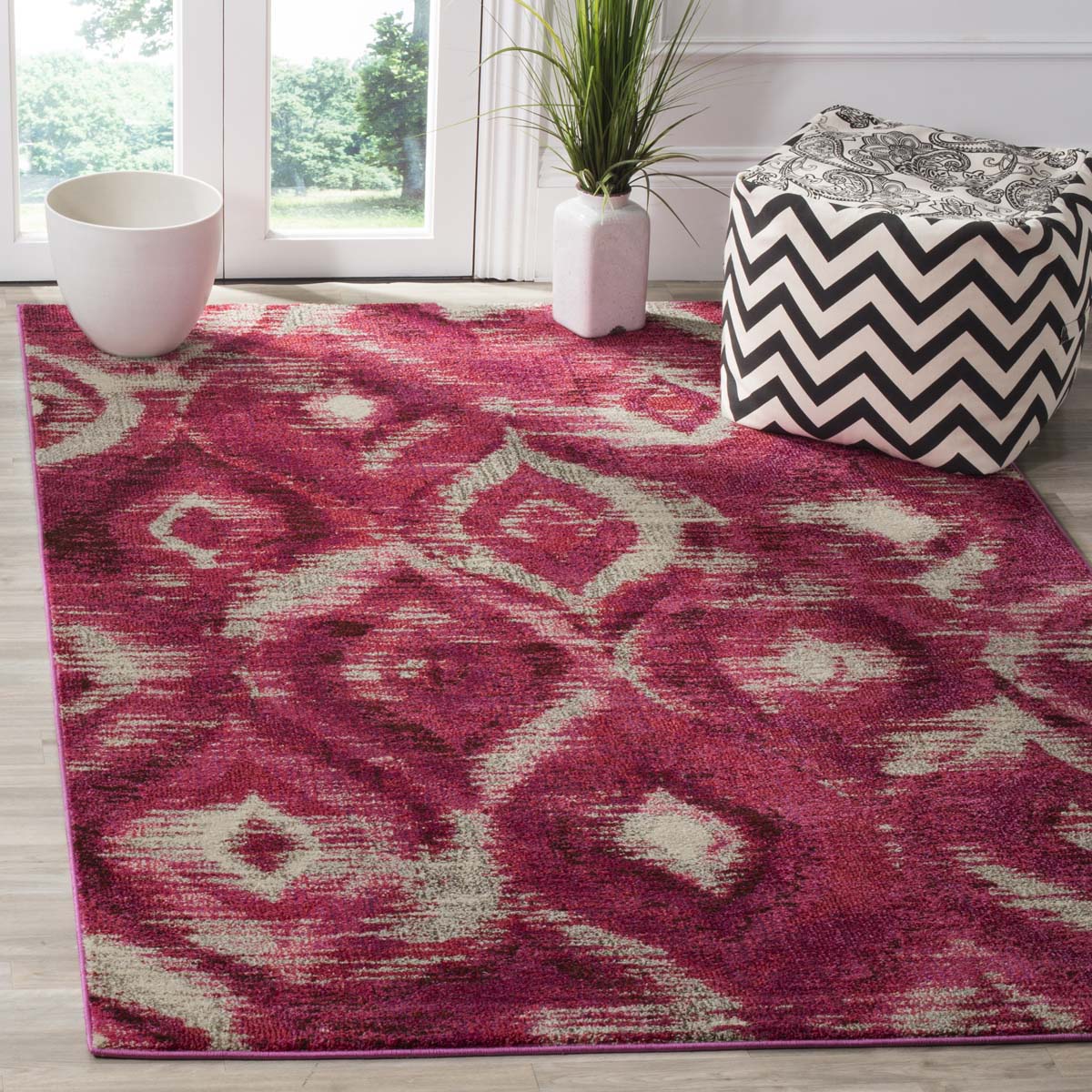 Safavieh Monaco 242 Rug, MNC242 - FUCHSIA / CREAM