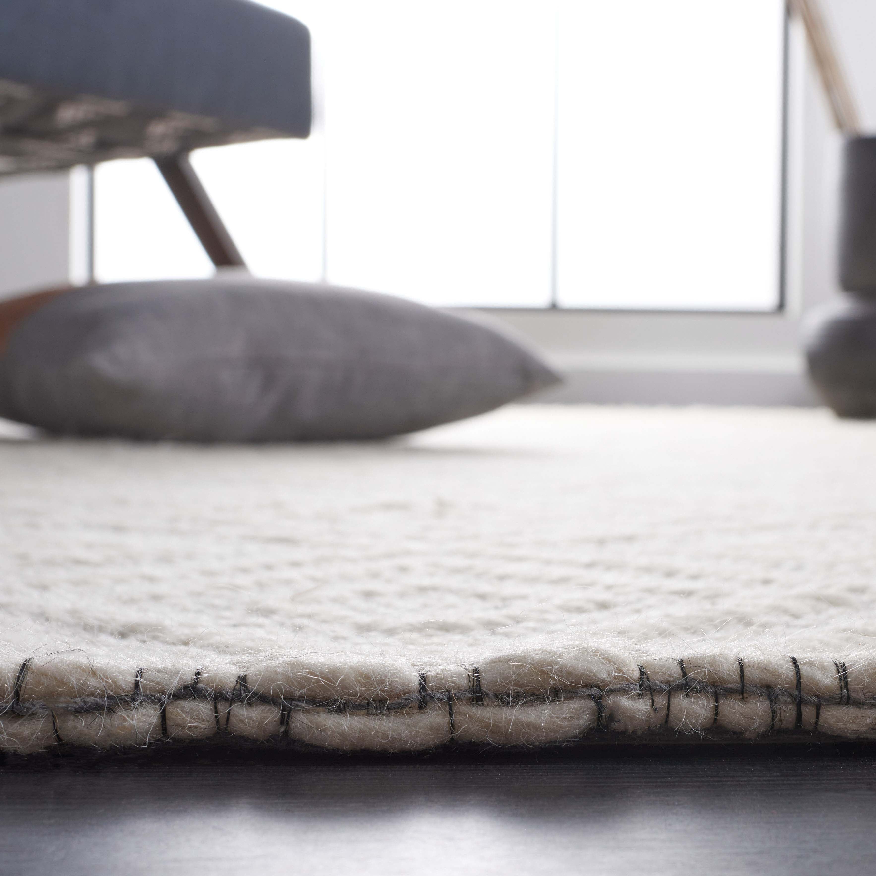 Safavieh Marbella 176 Rug, MRB176 - Ivory / Black