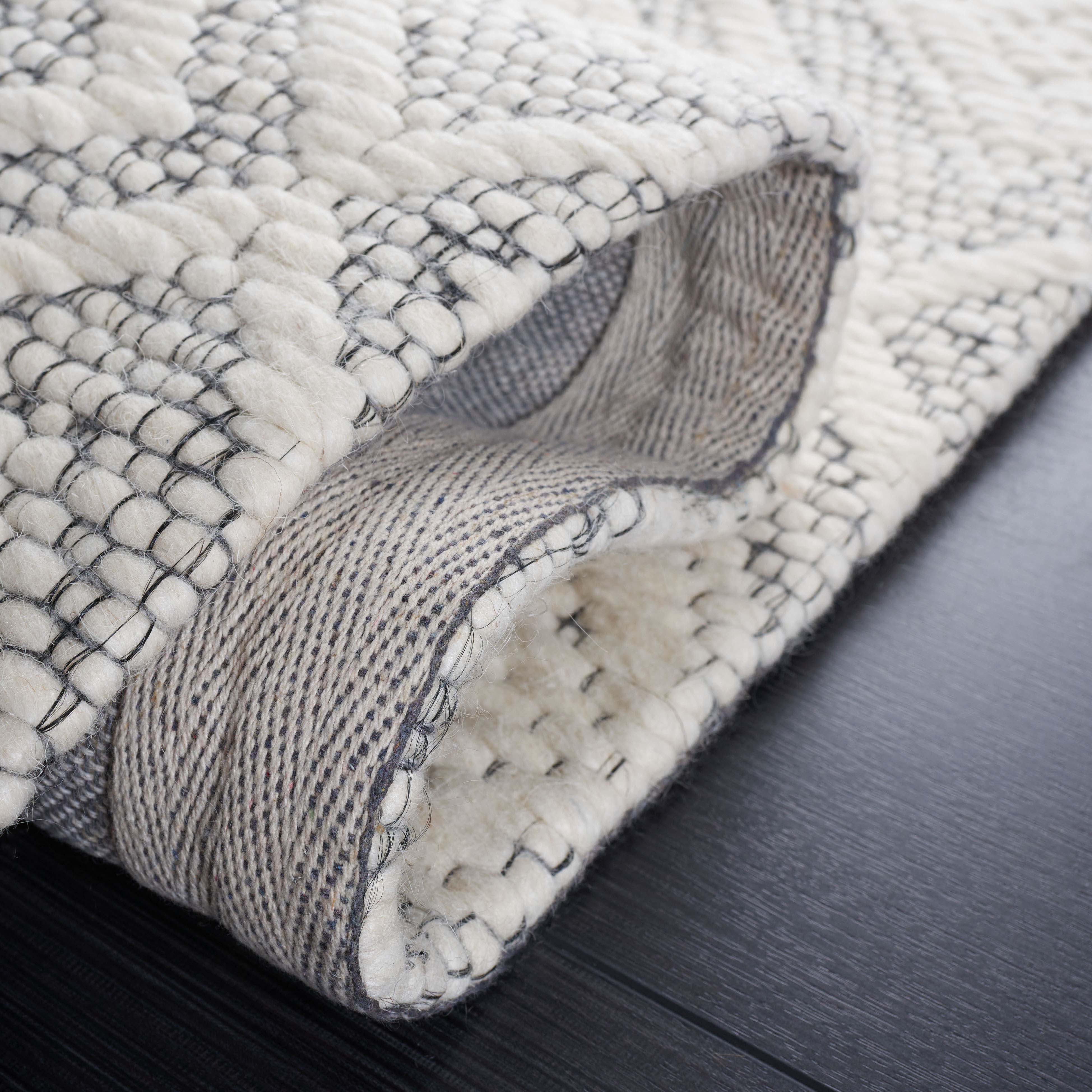 Safavieh Marbella 176 Rug, MRB176 - Ivory / Black