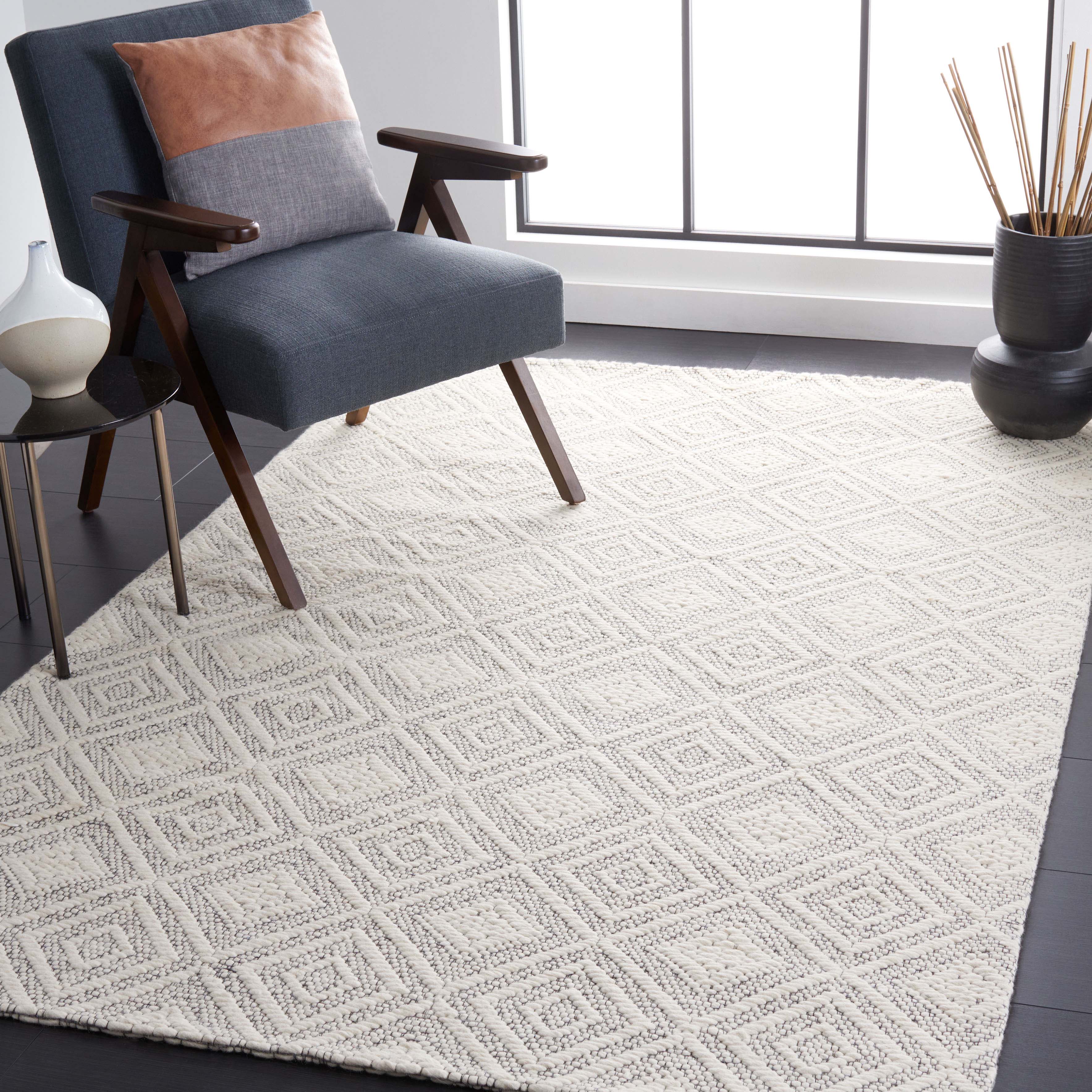 Safavieh Marbella 176 Rug, MRB176 - Ivory / Black
