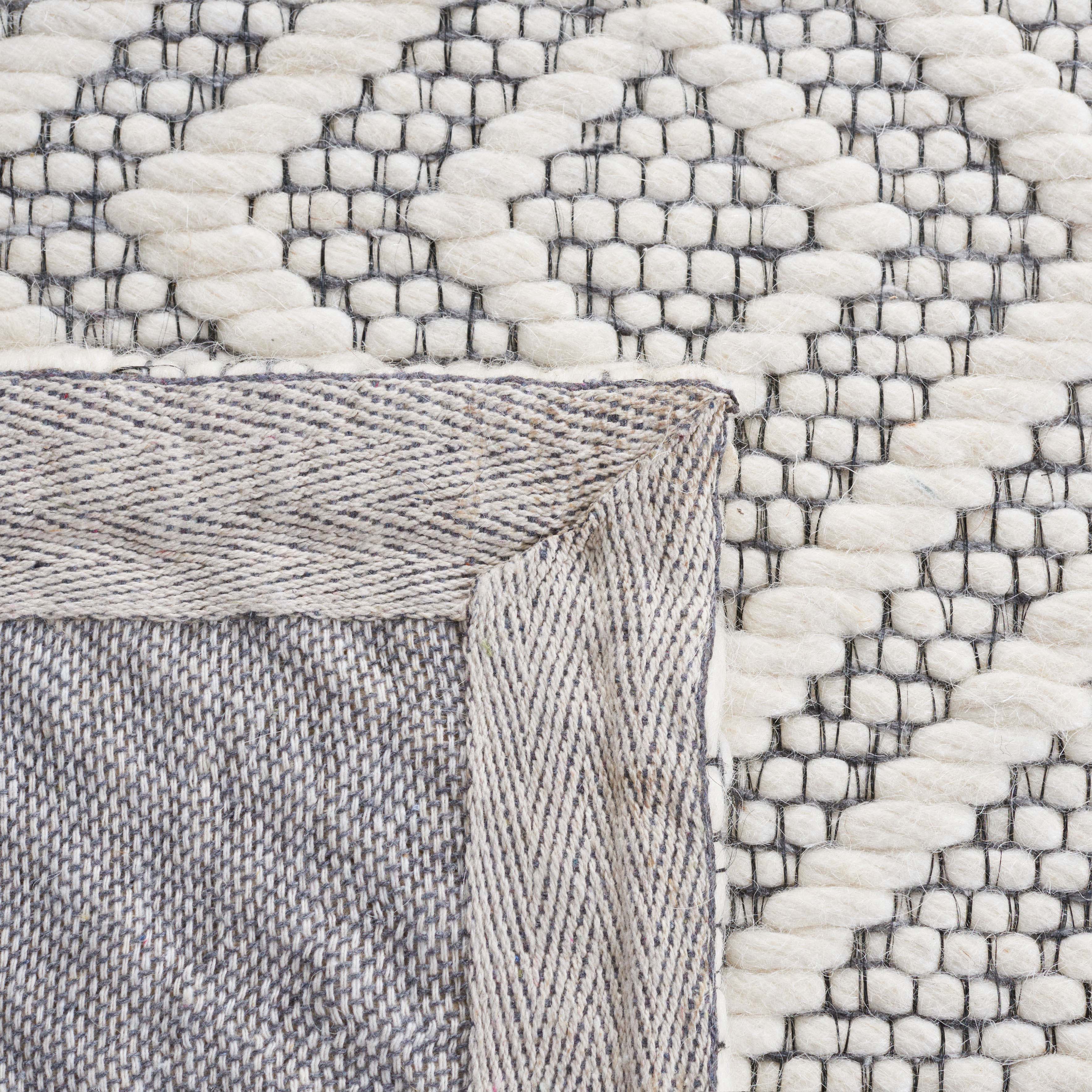 Safavieh Marbella 176 Rug, MRB176 - Ivory / Black