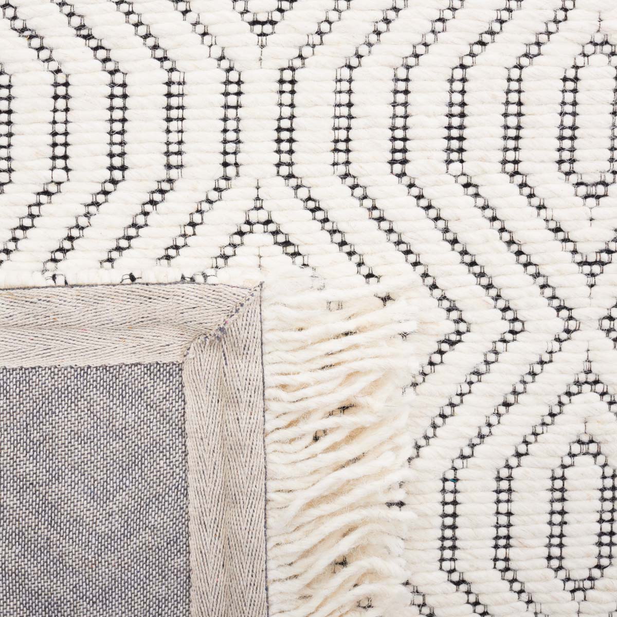 Safavieh Marbella 201 Rug, MRB201 - Ivory / Black