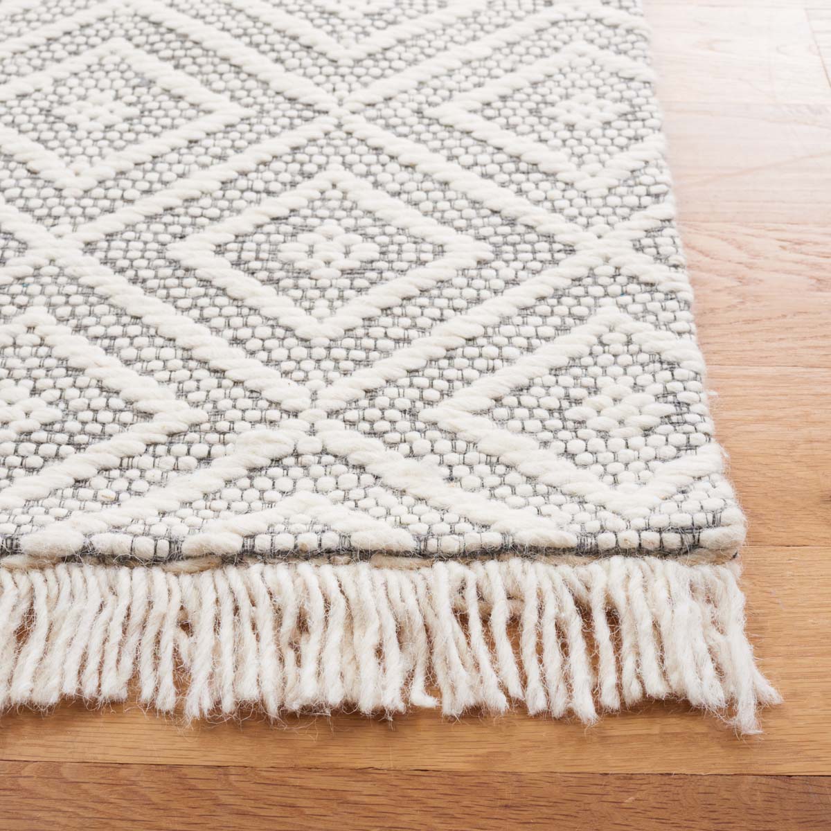 Safavieh Marbella 206 Rug, MRB206 - Ivory / Grey