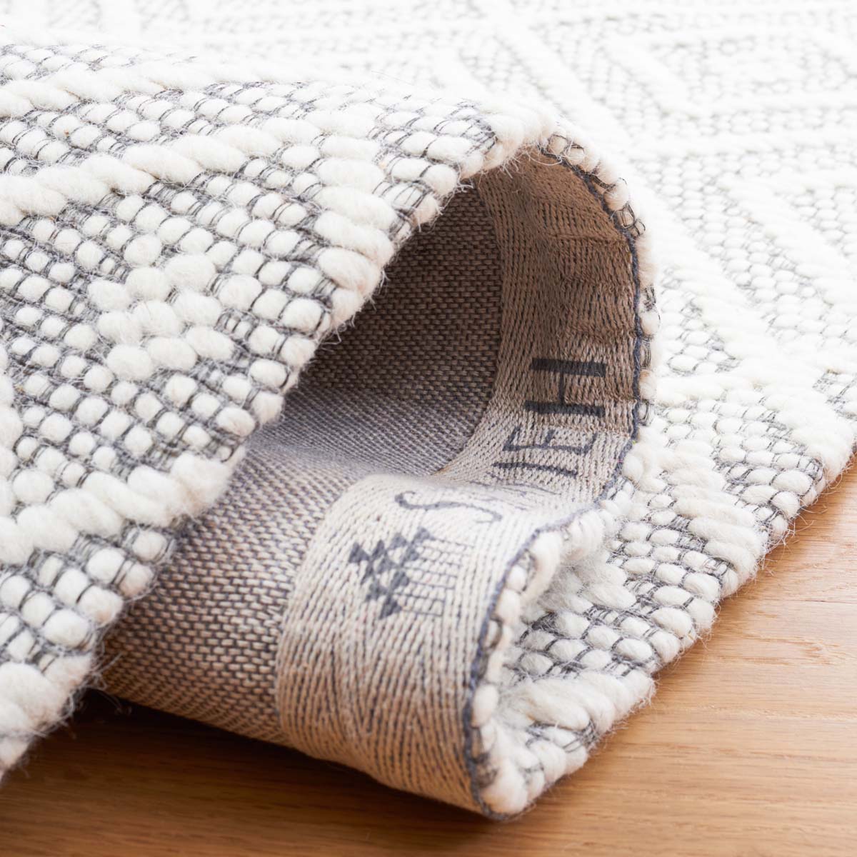 Safavieh Marbella 206 Rug, MRB206 - Ivory / Grey