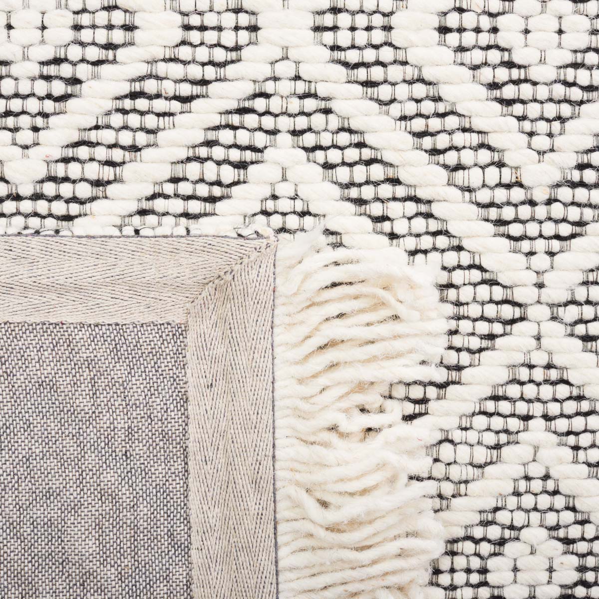 Safavieh Marbella 206 Rug, MRB206 - Ivory / Black