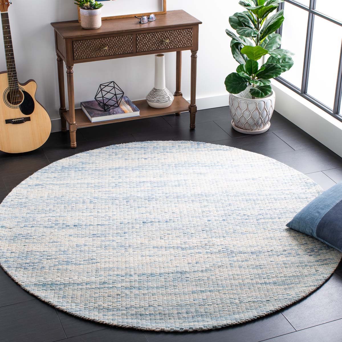 Safavieh Marbella 311 Rug, MRB311 - Blue / Ivory