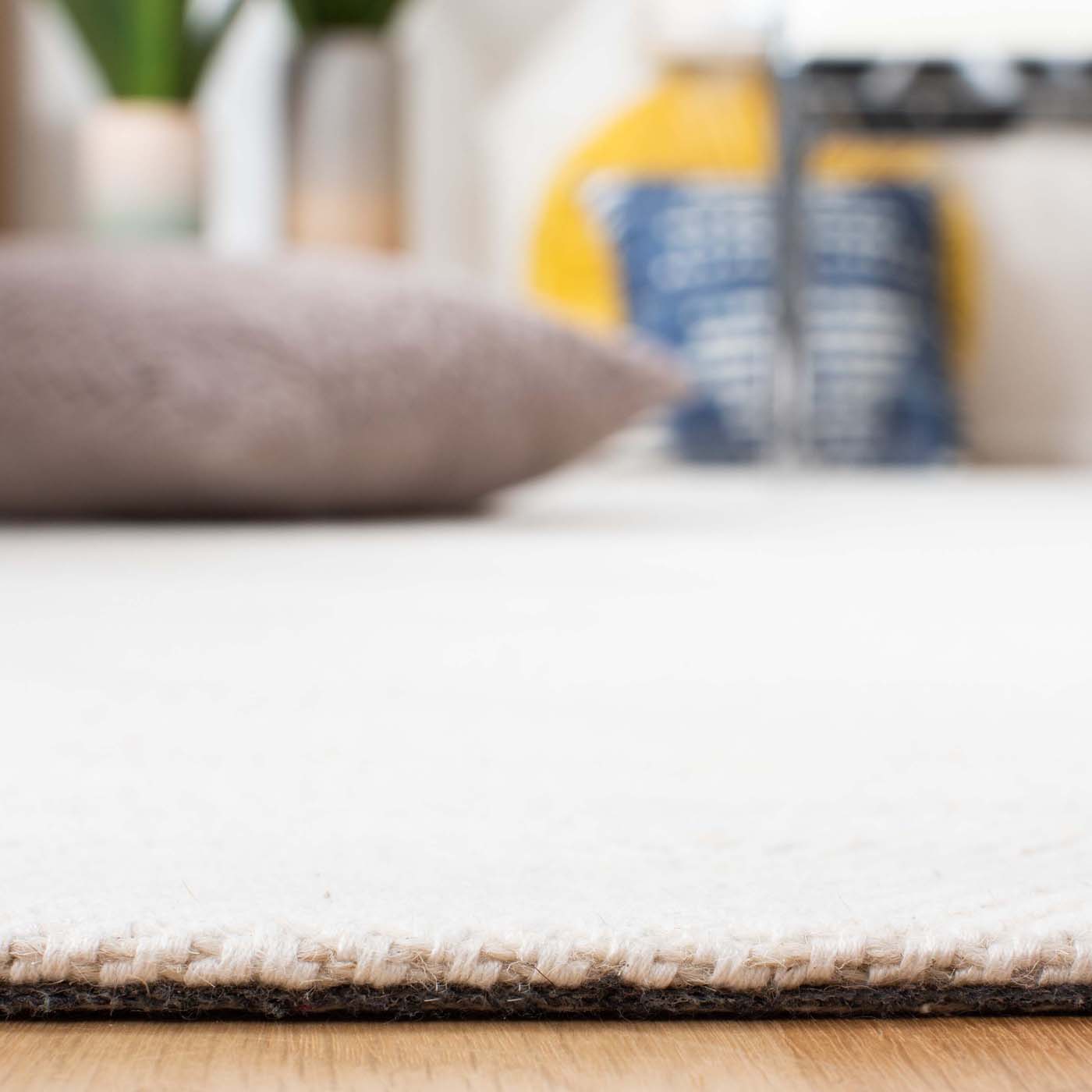 Safavieh Marbella 313 Rug, MRB313 - Silver / Ivory