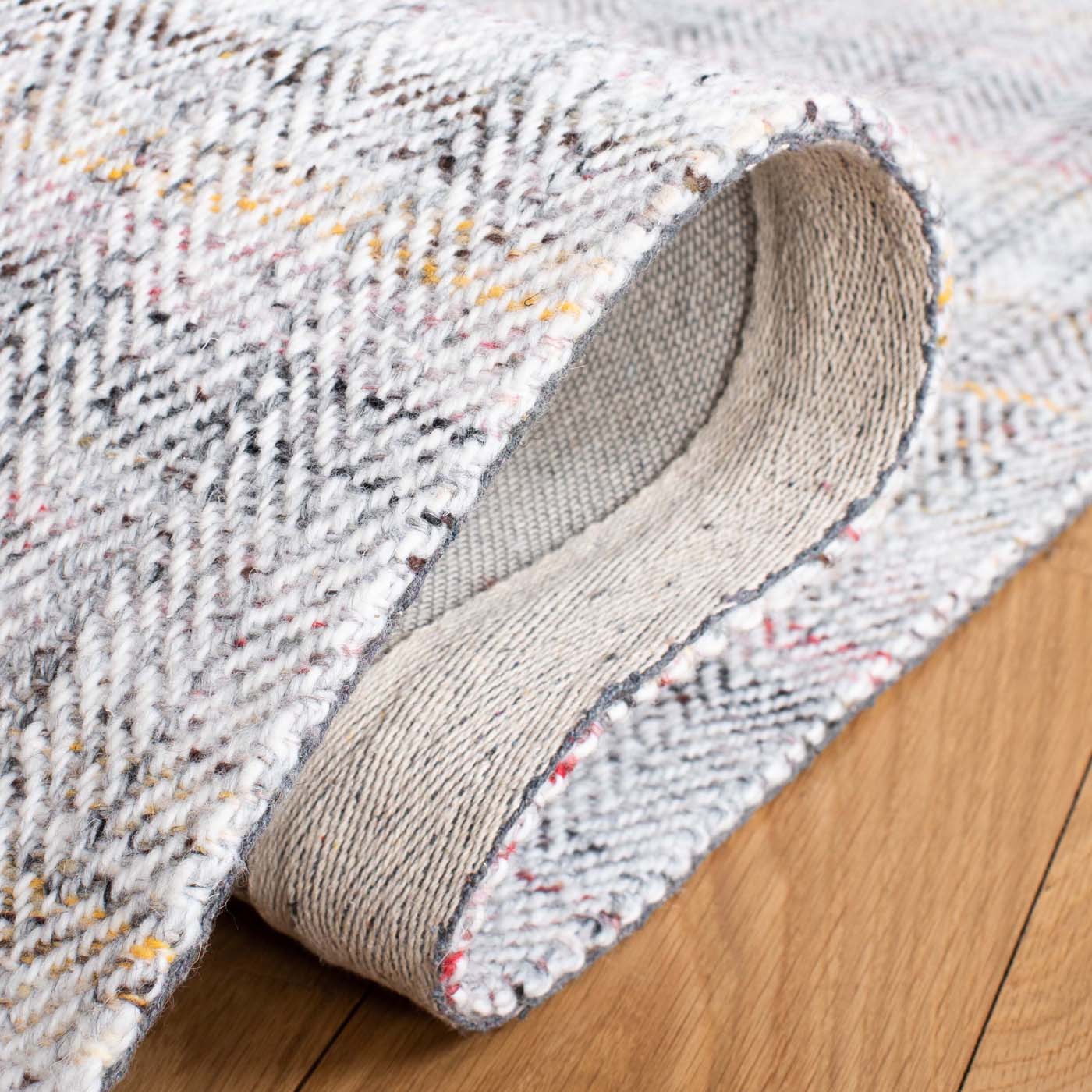 Safavieh Marbella 314 Rug, MRB314 - Red / Ivory