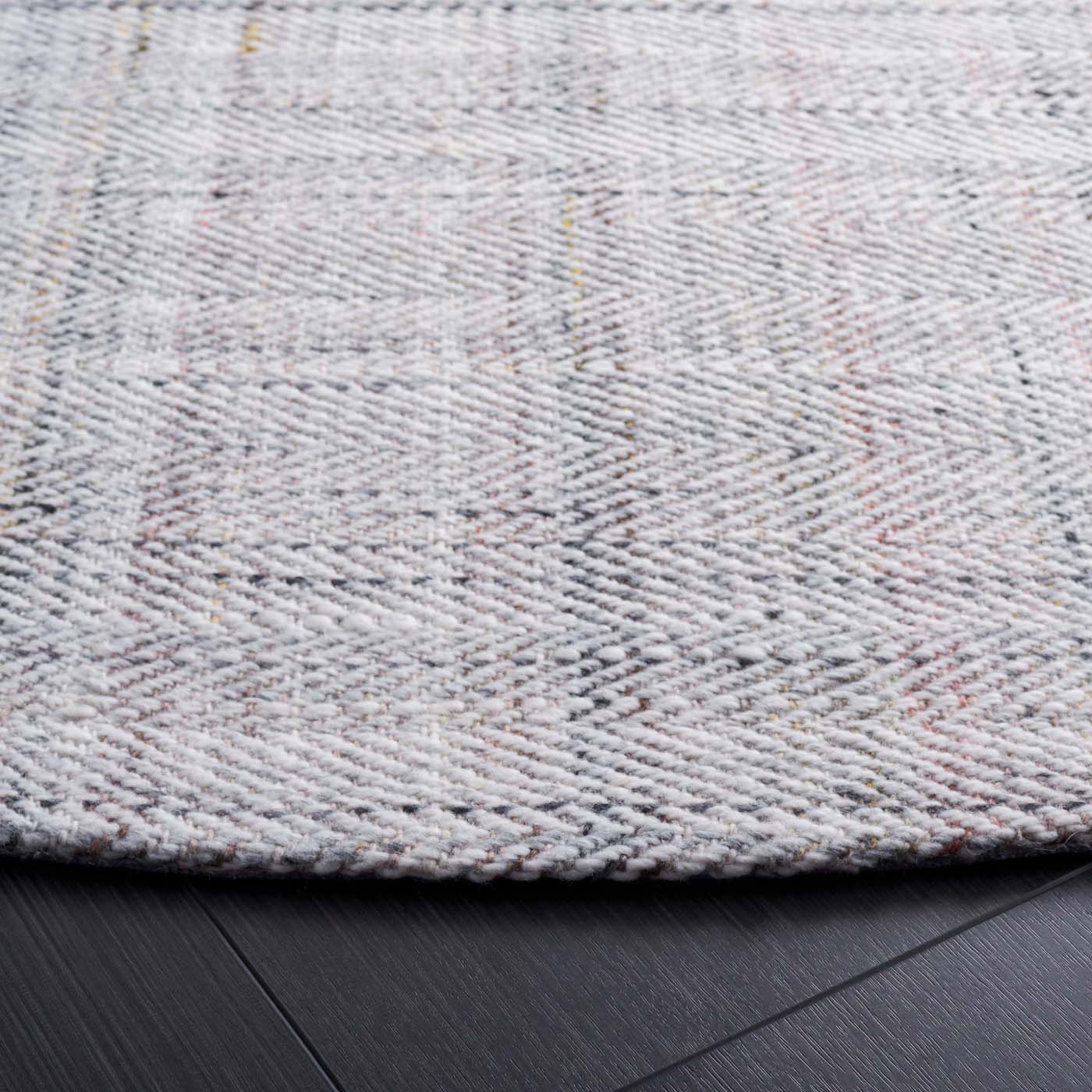 Safavieh Marbella 314 Rug, MRB314 - Red / Ivory