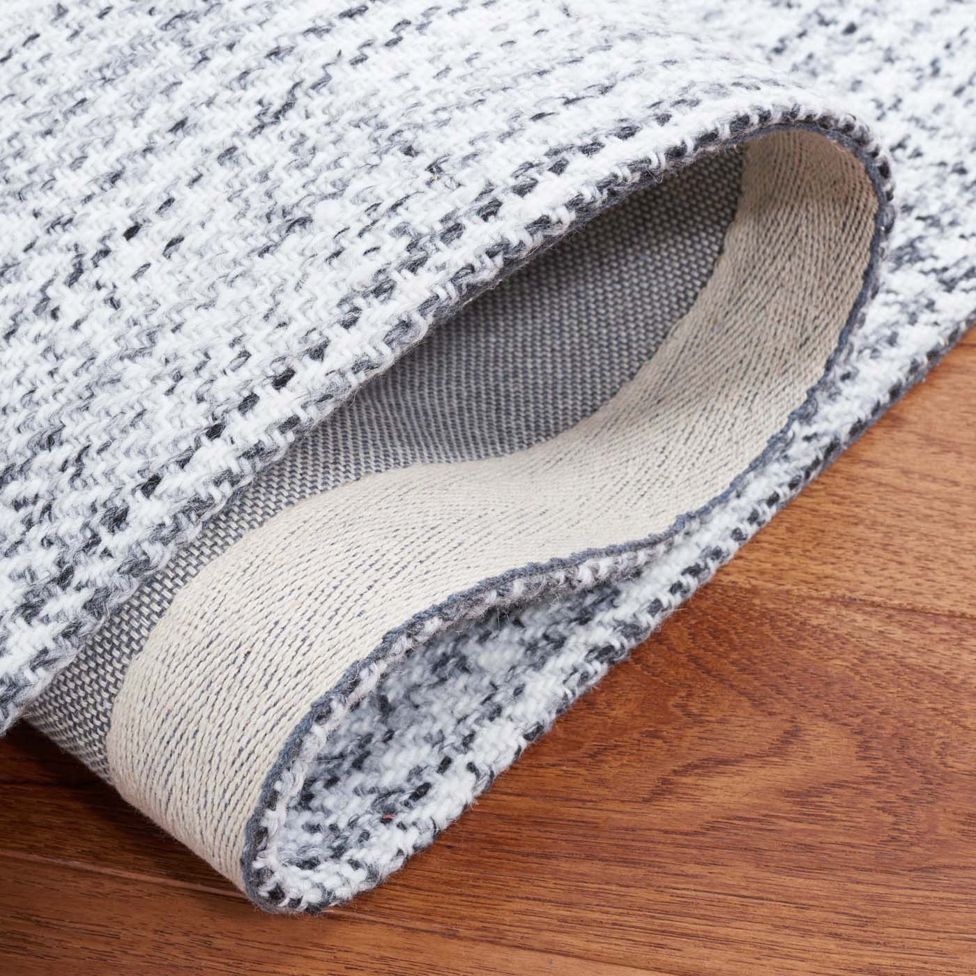 Safavieh Marbella 315 Rug, MRB315 - Grey / Ivory