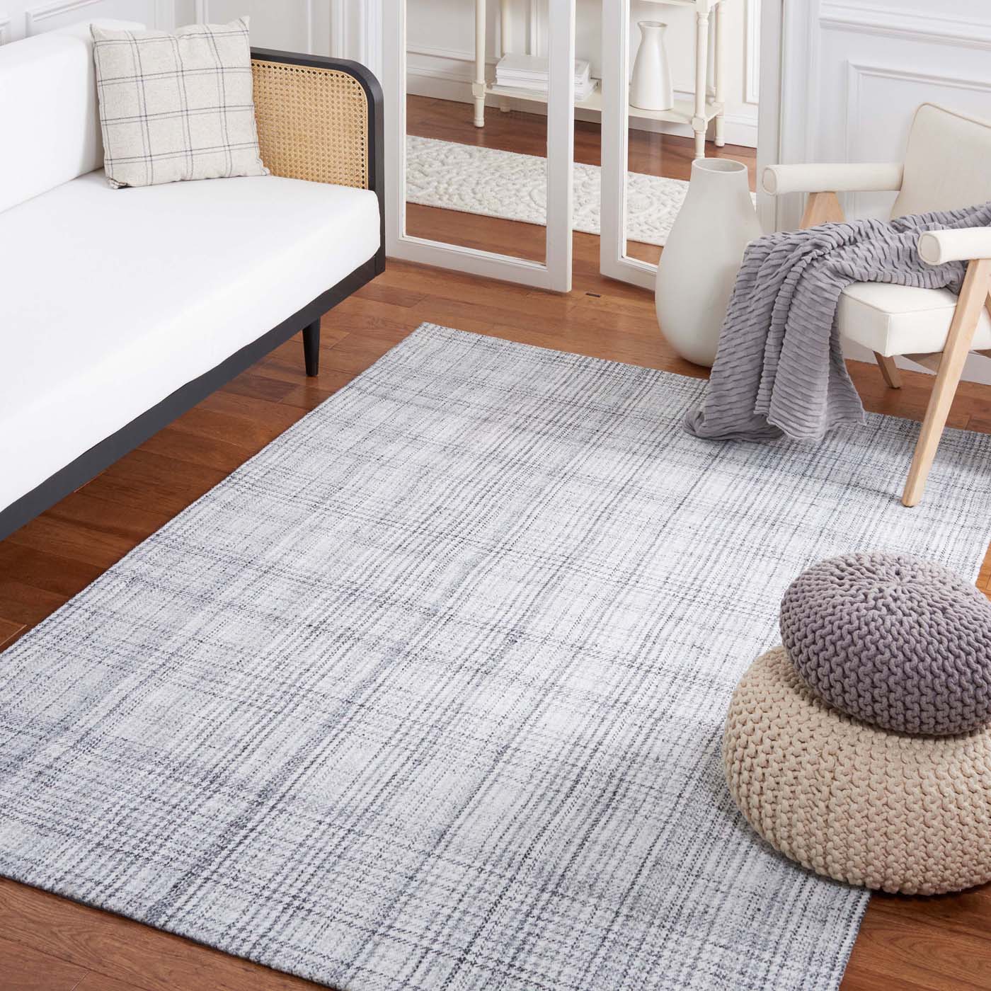 Safavieh Marbella 315 Rug, MRB315 - Grey / Ivory