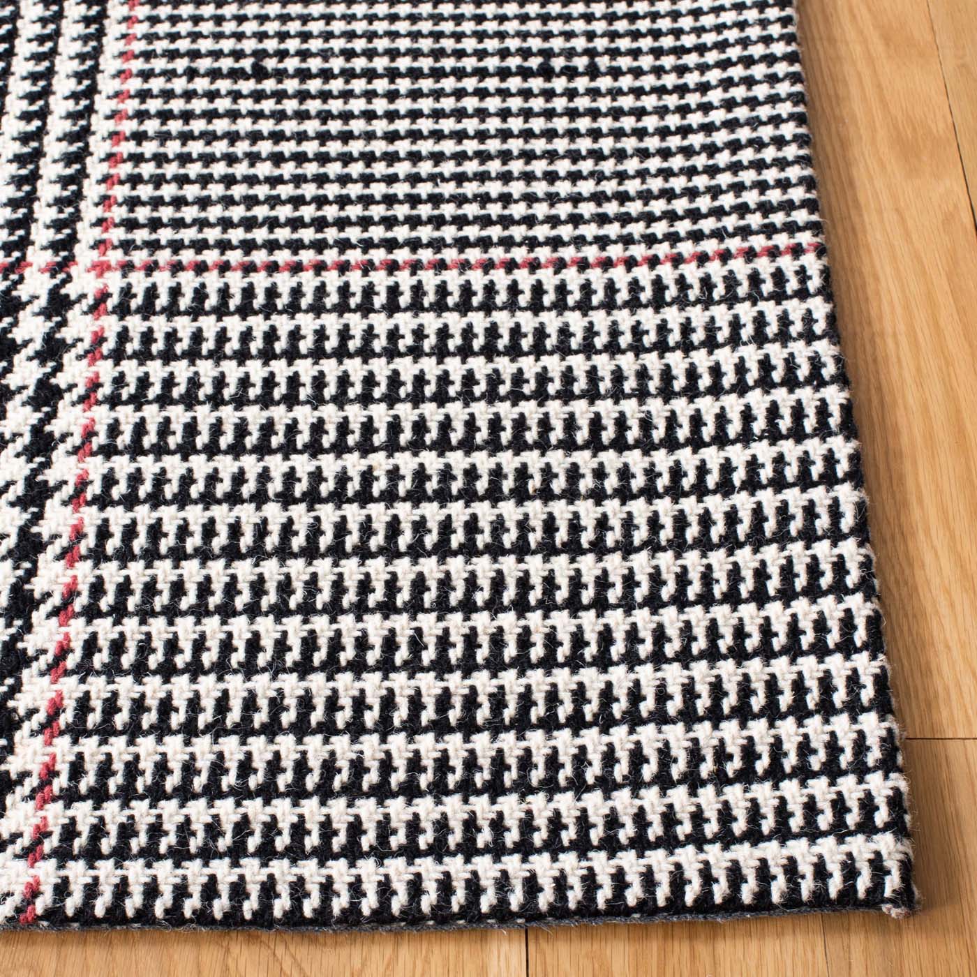 Safavieh Marbella 318 Rug, MRB318 - Black / Ivory