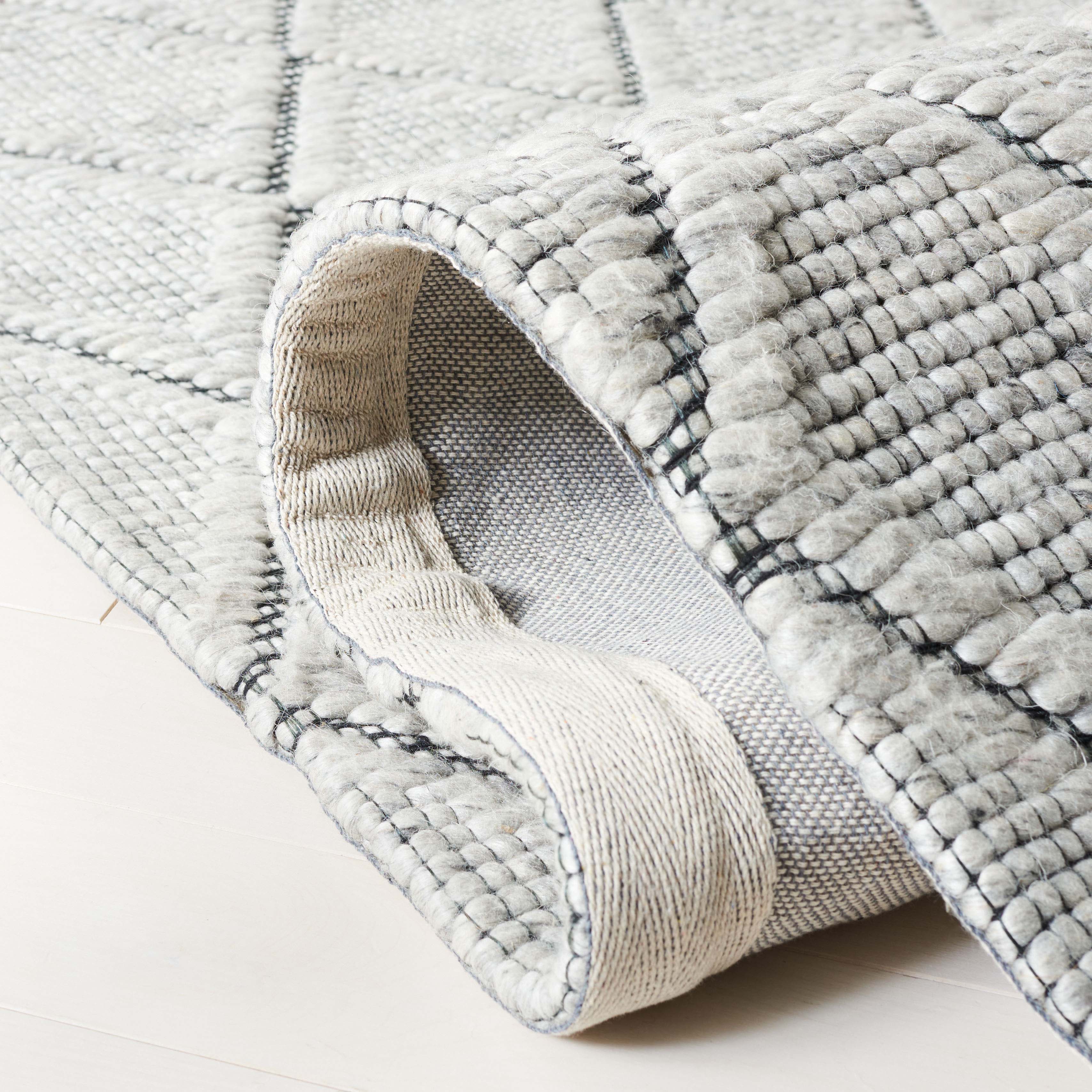 Safavieh Marbella 321 Rug, MRB321 - Light Grey / Black