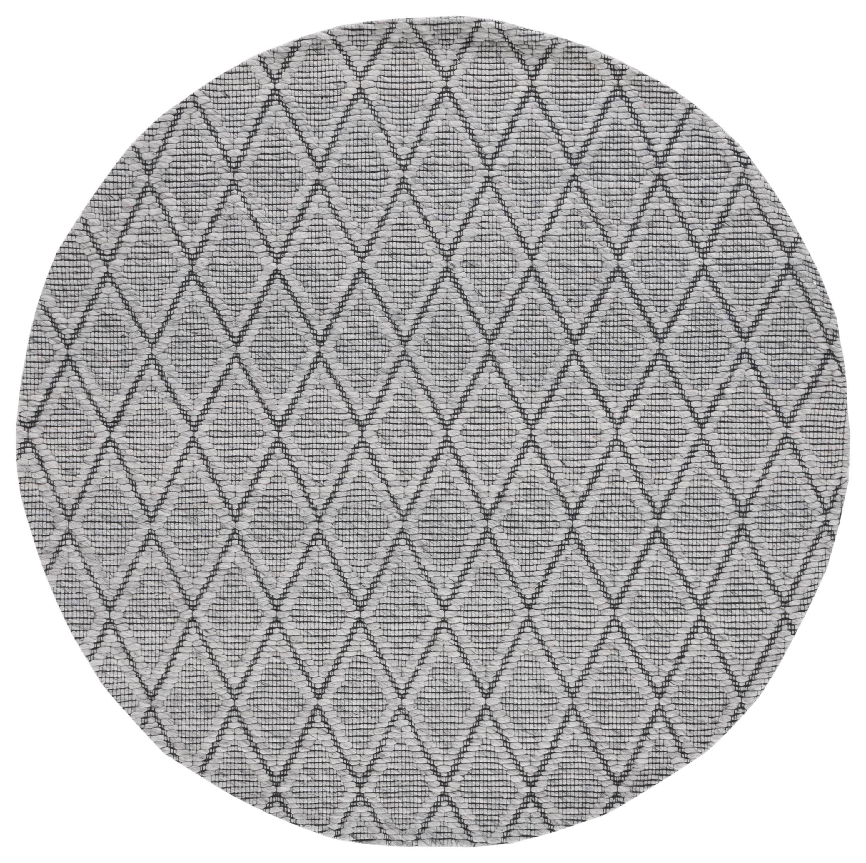 Safavieh Marbella 321 Rug, MRB321 - Light Grey / Black