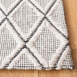 Safavieh Marbella 321 Rug, MRB321 - Silver / Black