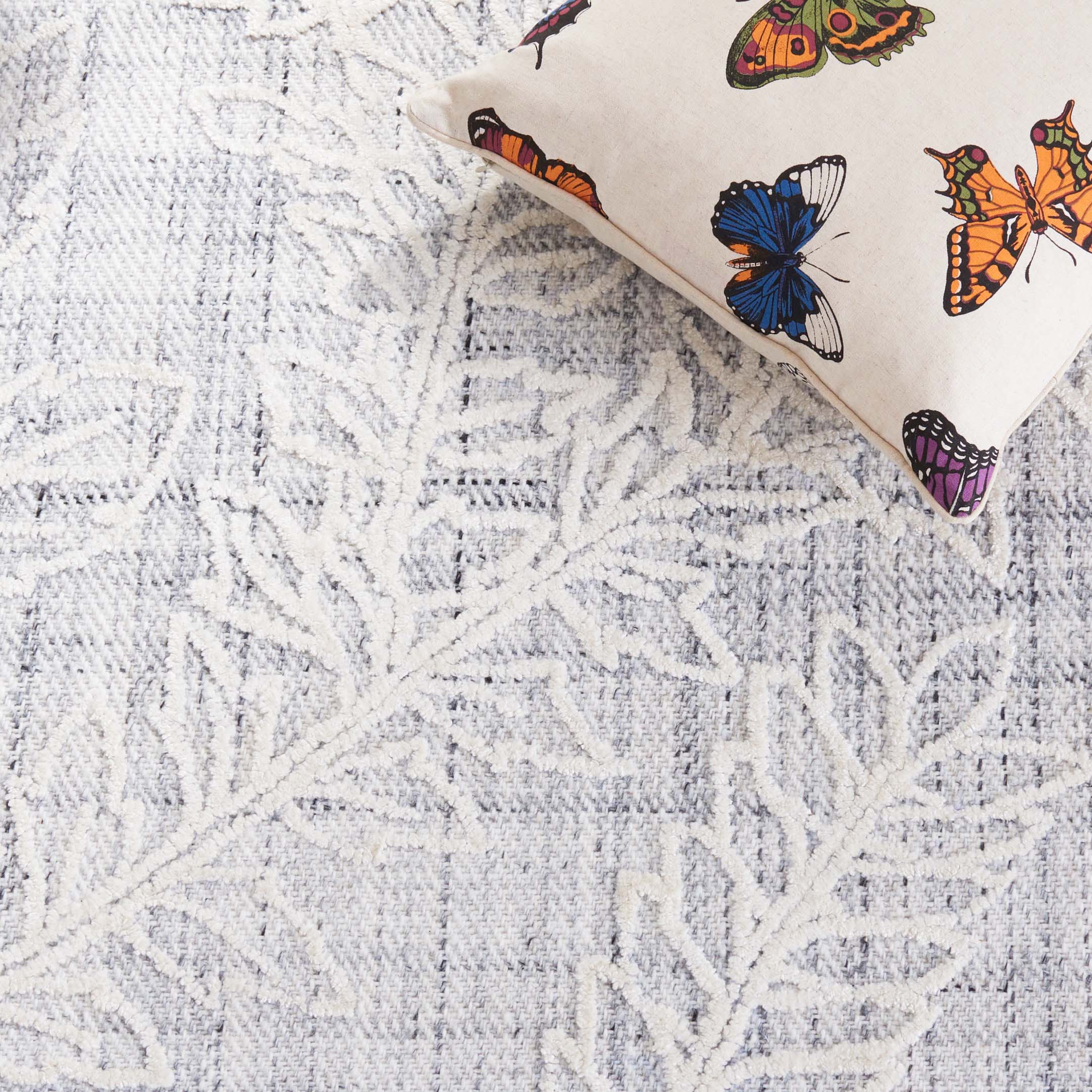 Safavieh Marbella 322 Rug, MRB322 - Grey / Ivory