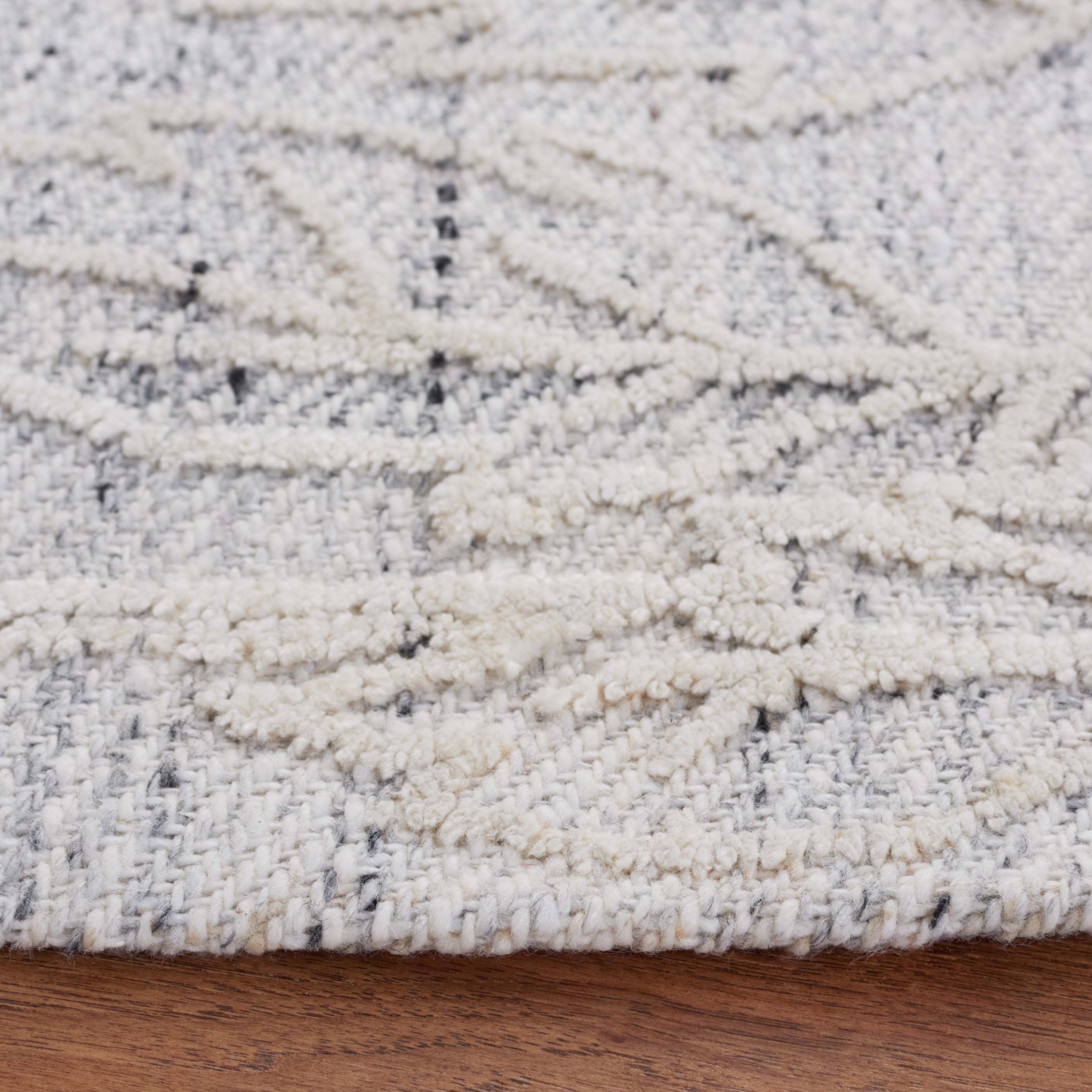 Safavieh Marbella 322 Rug, MRB322 - Grey / Ivory