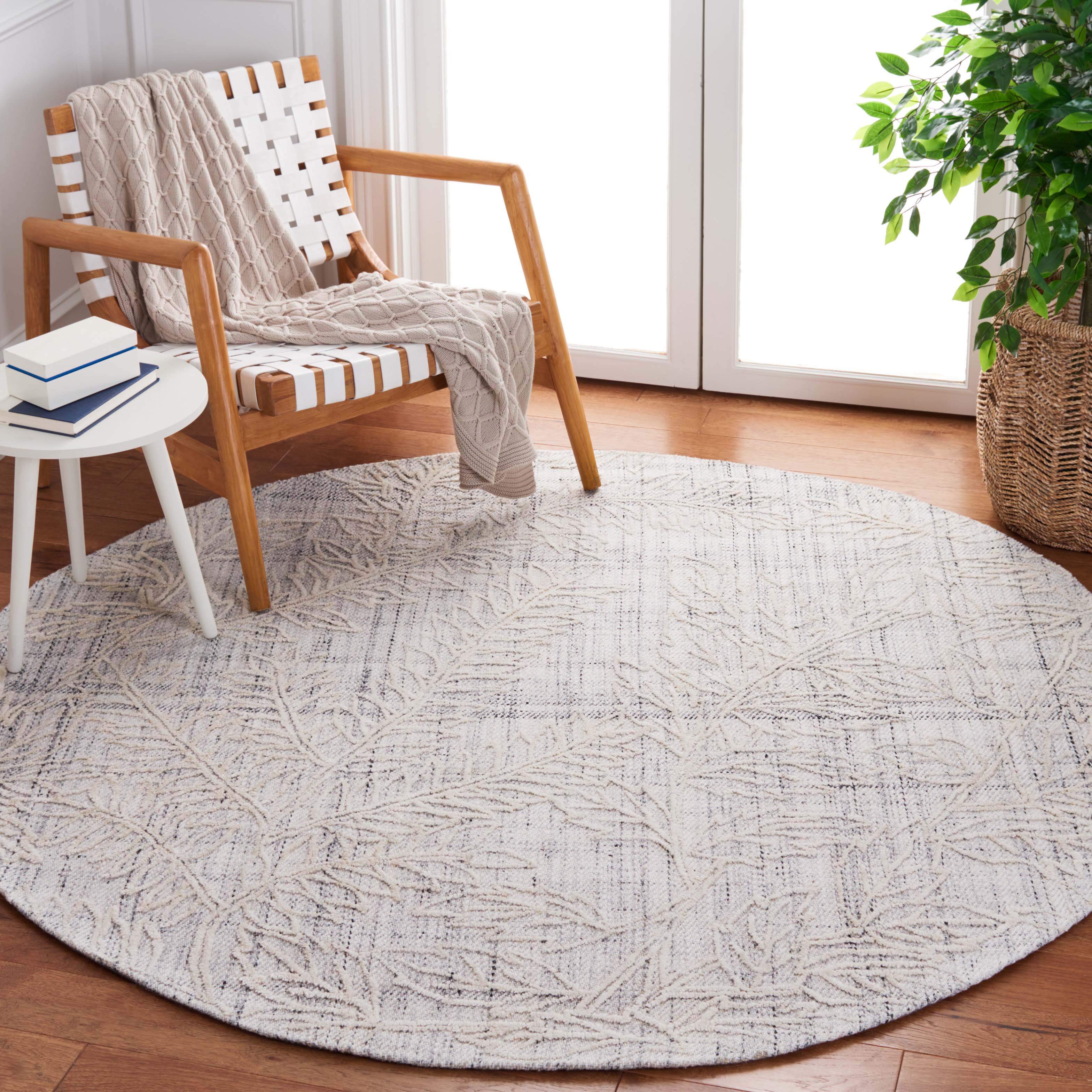 Safavieh Marbella 322 Rug, MRB322 - Grey / Ivory