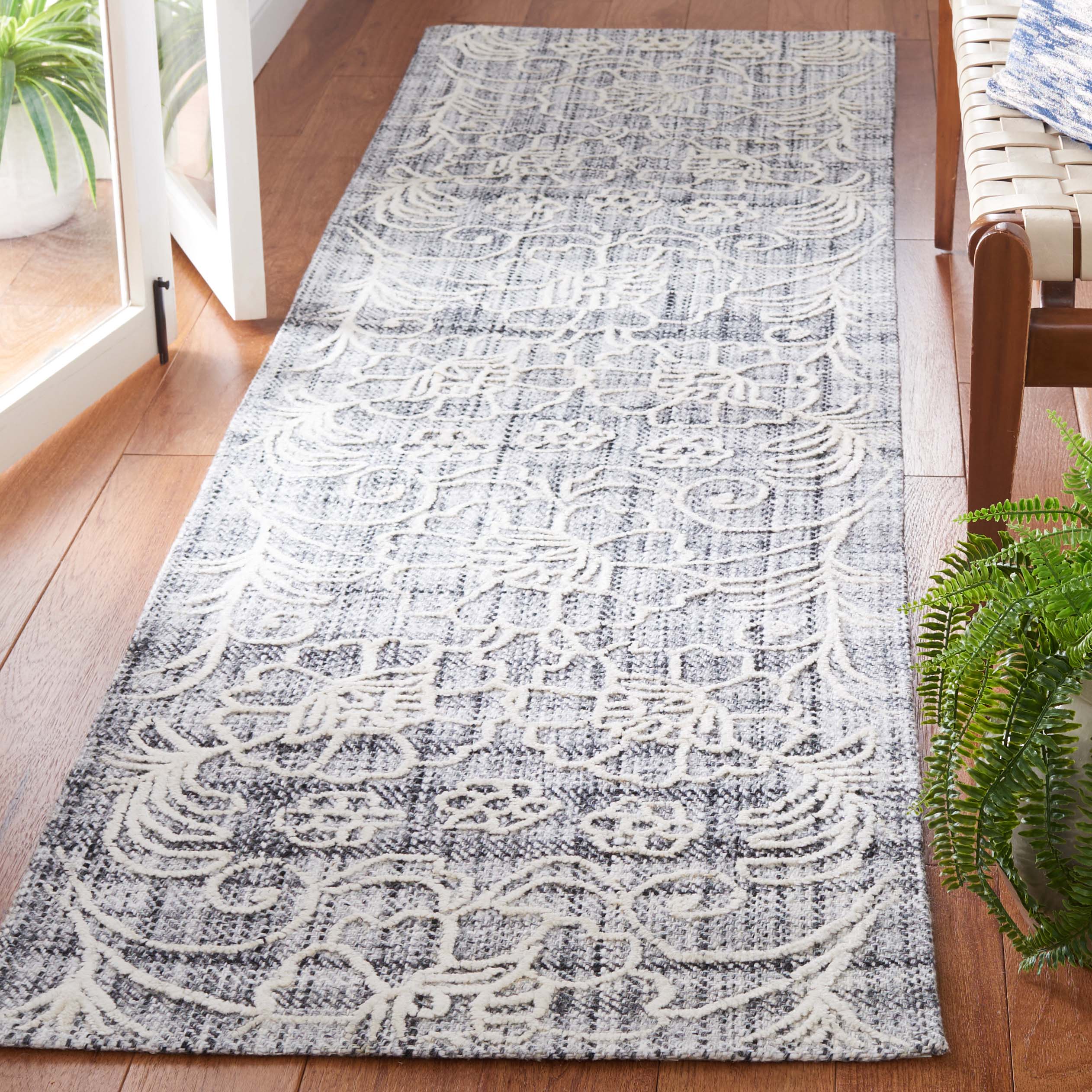 Safavieh Marbella 323 Rug, MRB323 - Dark Grey / Ivory
