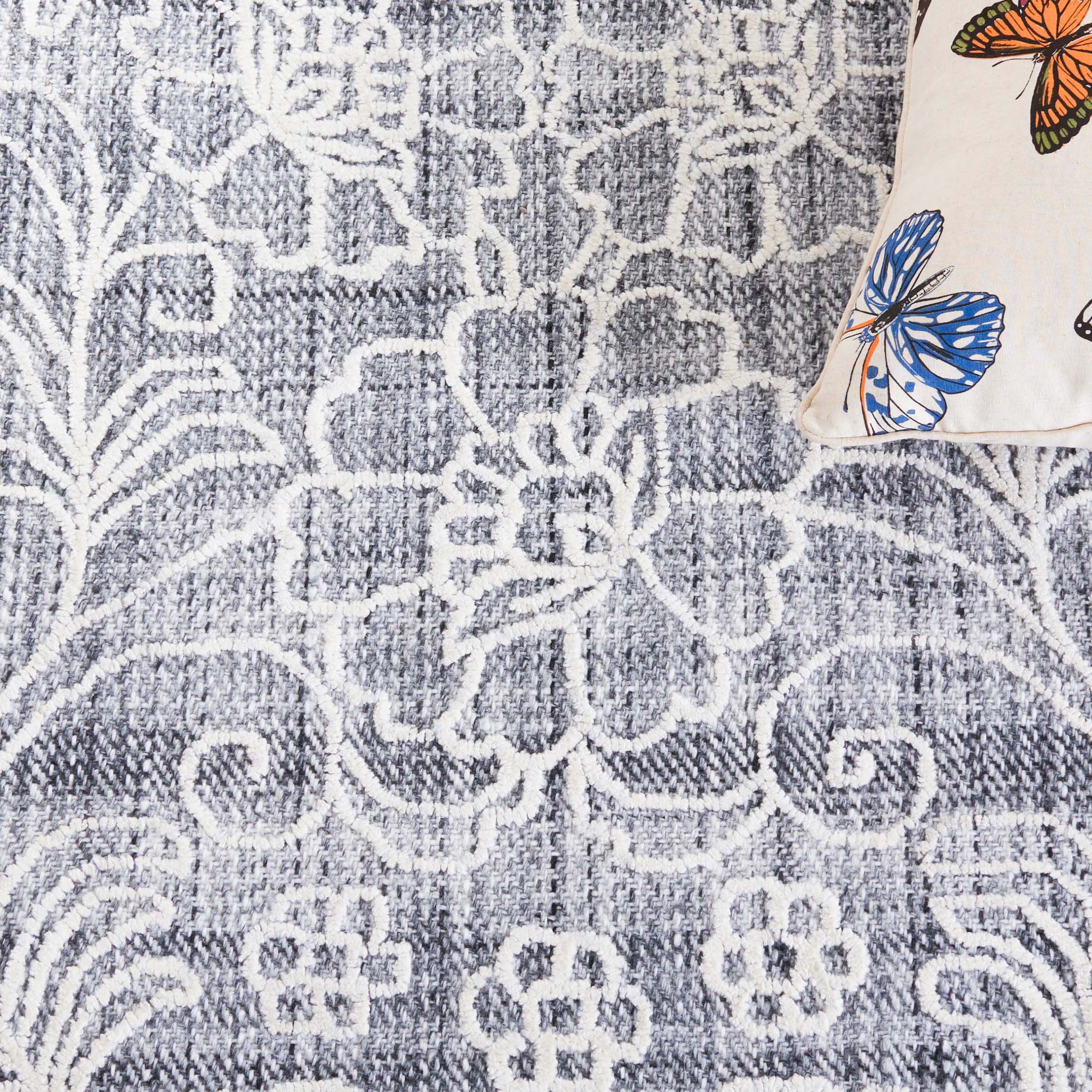 Safavieh Marbella 323 Rug, MRB323 - Dark Grey / Ivory