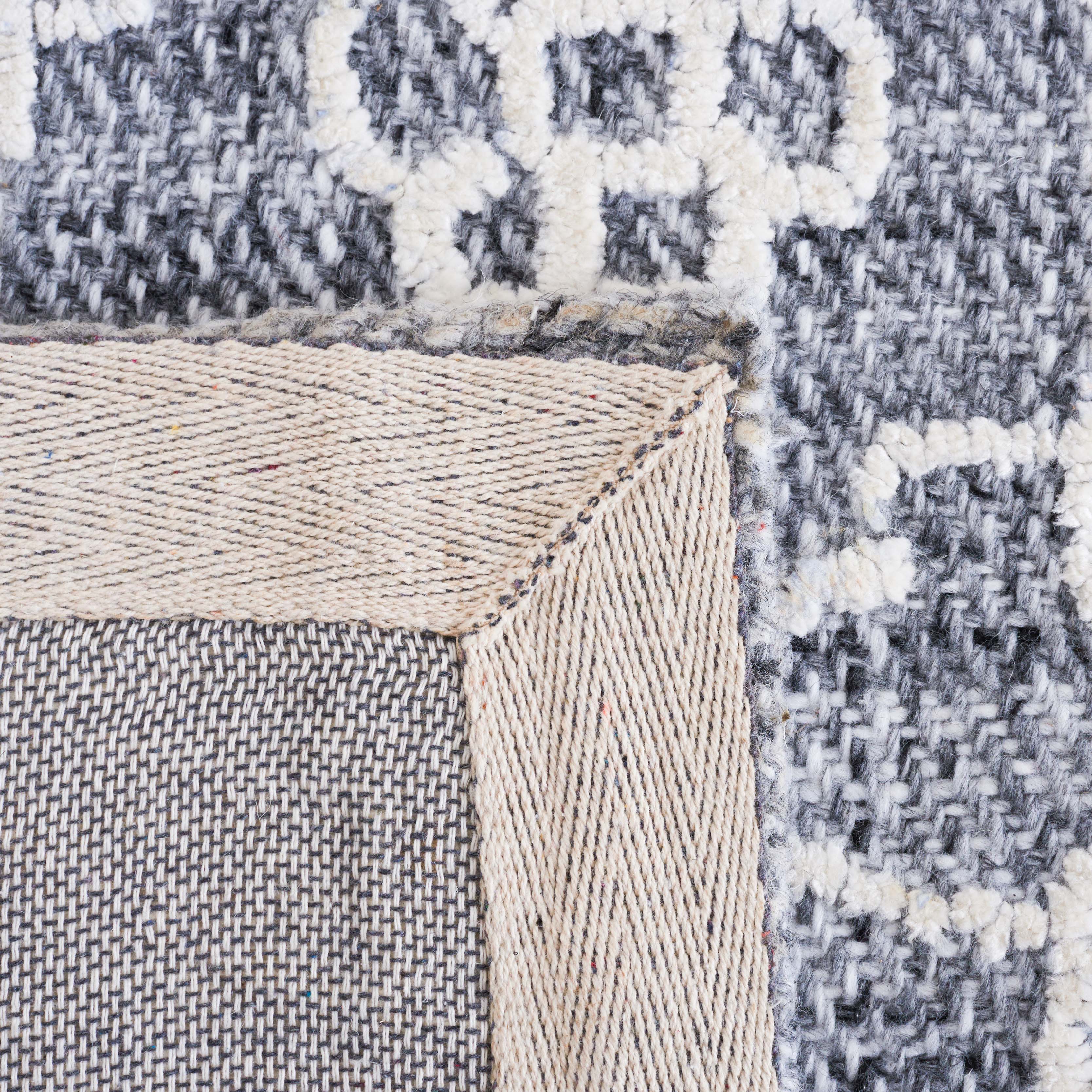 Safavieh Marbella 323 Rug, MRB323 - Dark Grey / Ivory