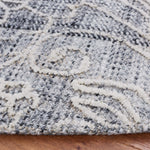 Safavieh Marbella 323 Rug, MRB323 - Dark Grey / Ivory