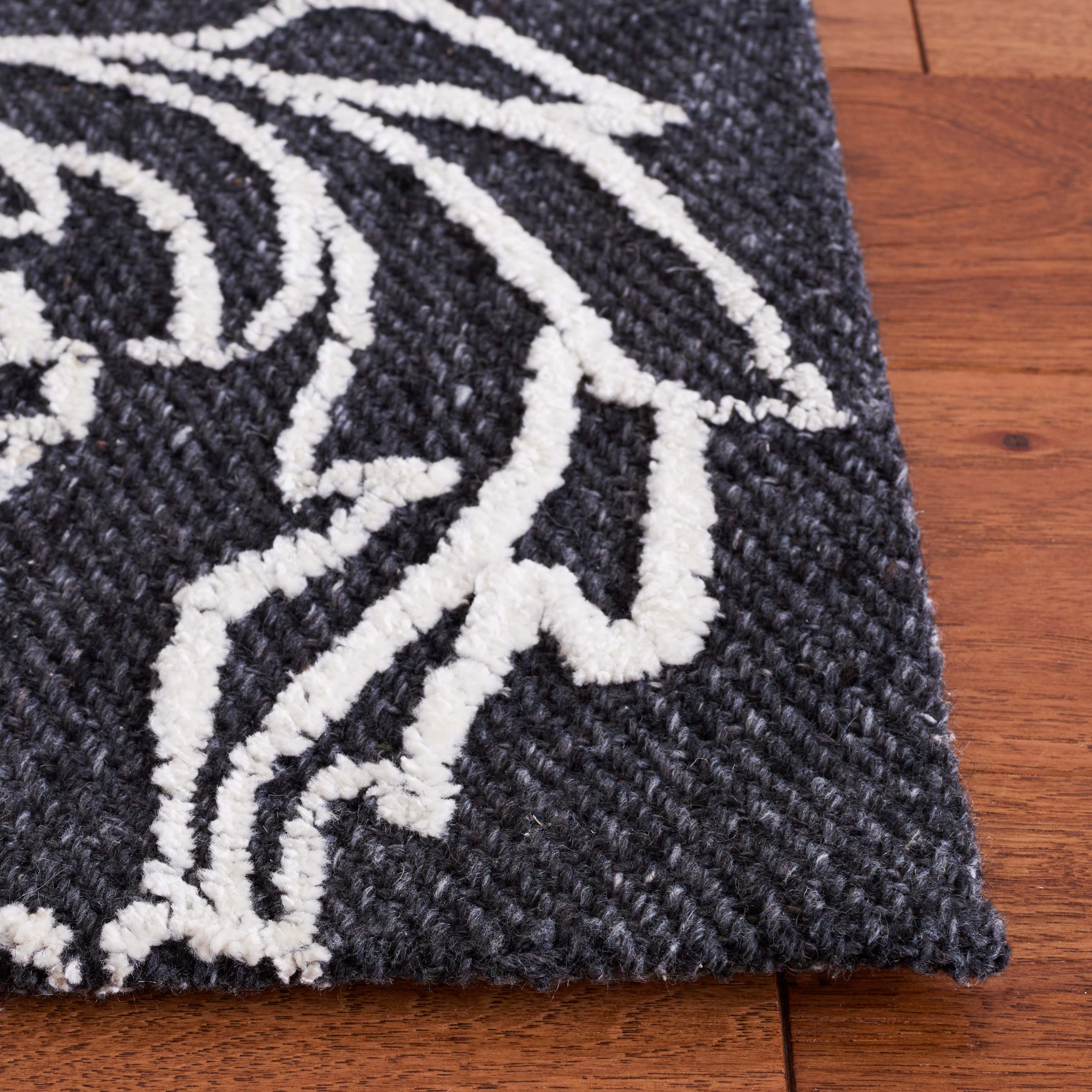 Safavieh Marbella 323 Rug, MRB323 - Black / Ivory