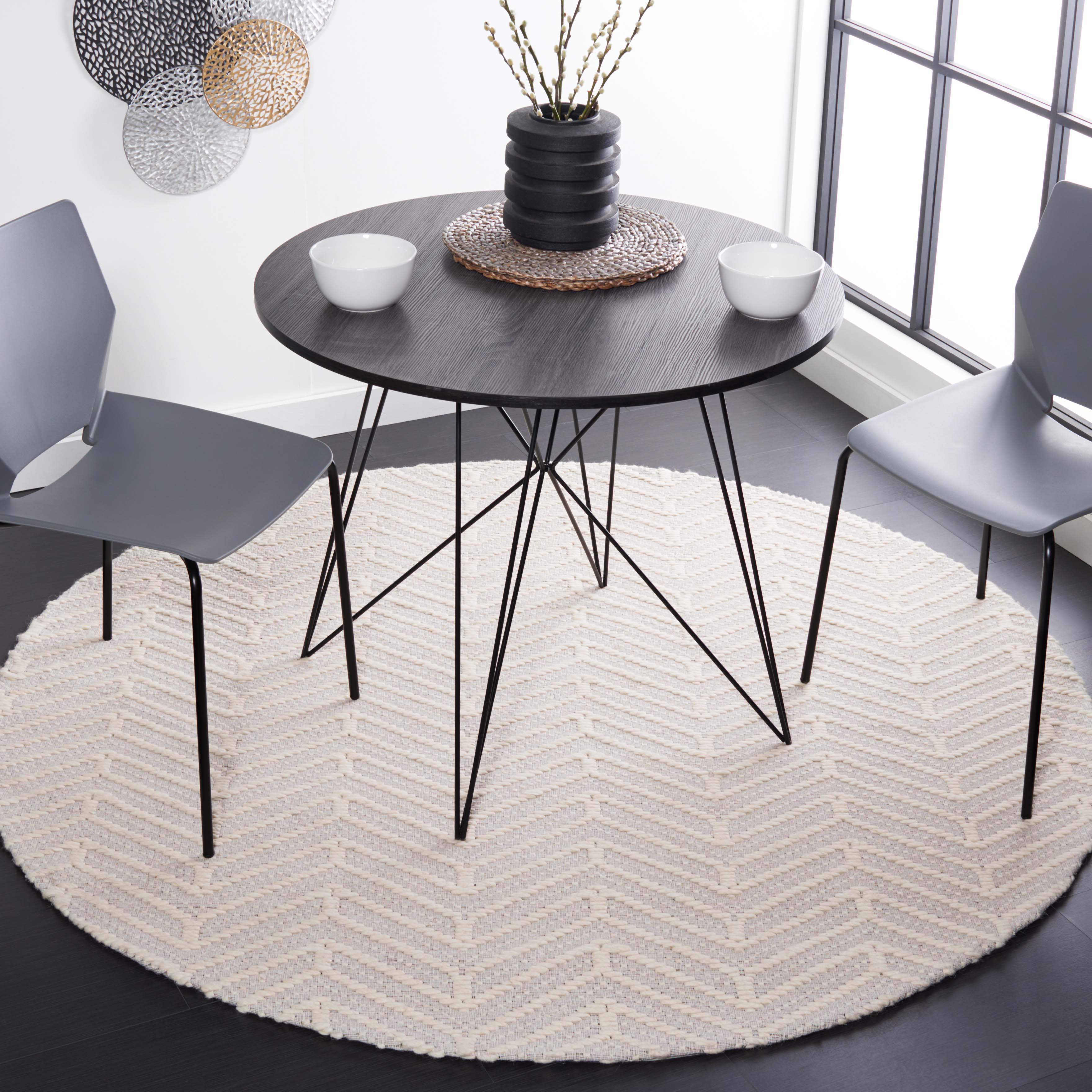 Safavieh Marbella 324 Rug, MRB324 - Ivory / Beige