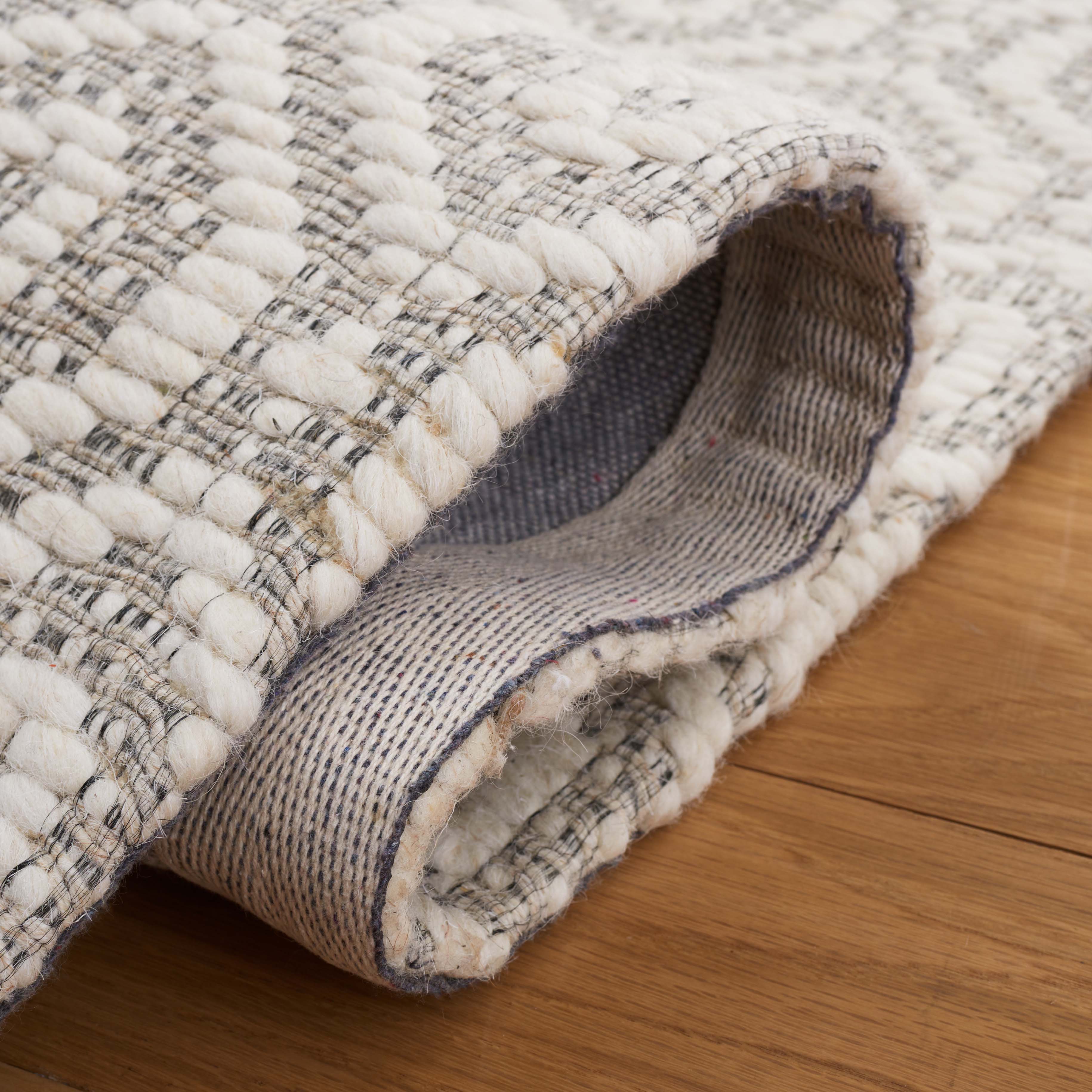 Safavieh Marbella 325 Rug, MRB325 - Ivory / Beige