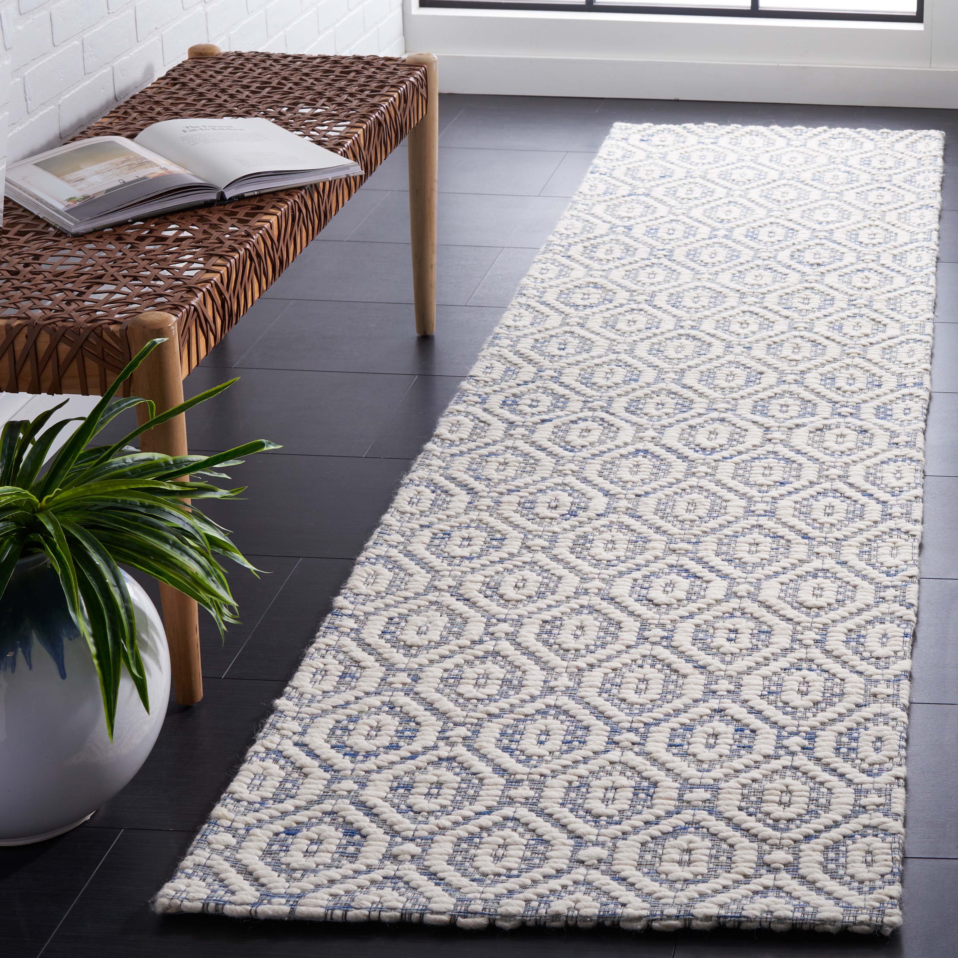 Safavieh Marbella 325 Rug, MRB325 - Blue / Ivory