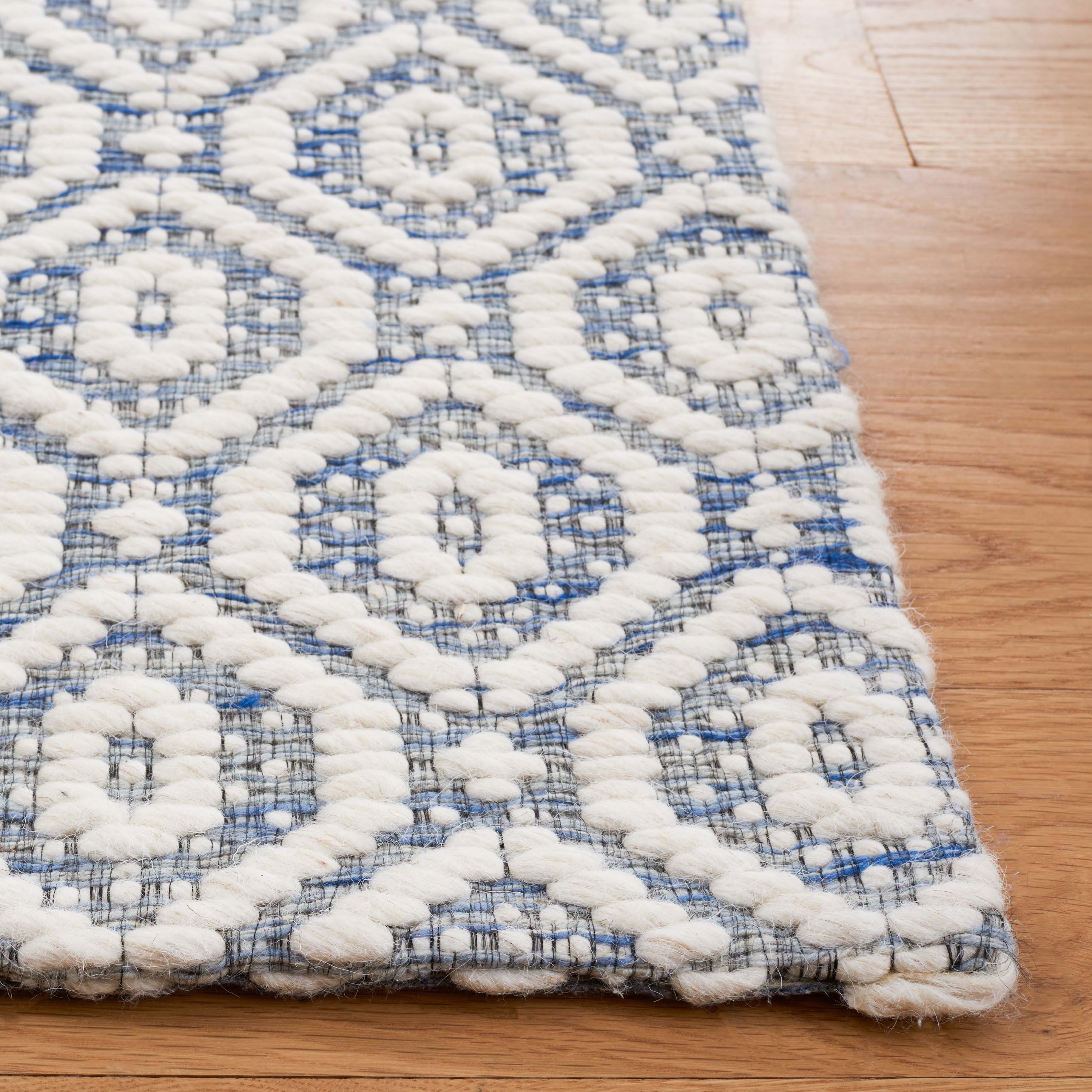 Safavieh Marbella 325 Rug, MRB325 - Blue / Ivory